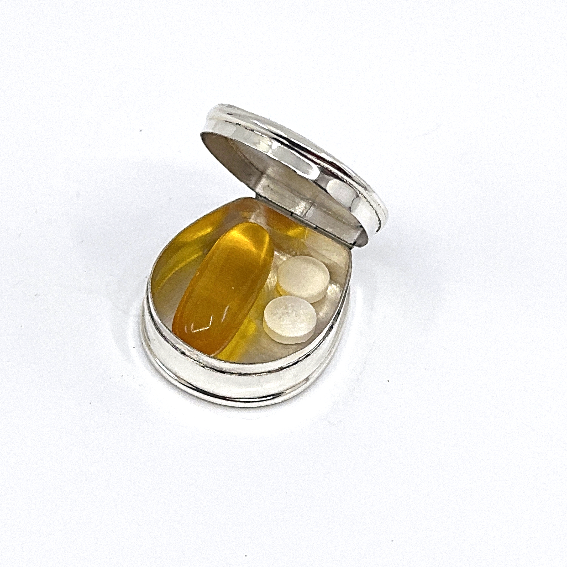 PB301 (7) Horse Head Pill Box With Hand Painted Enamel Finished In 925 English Hallmarked Sterling Silver