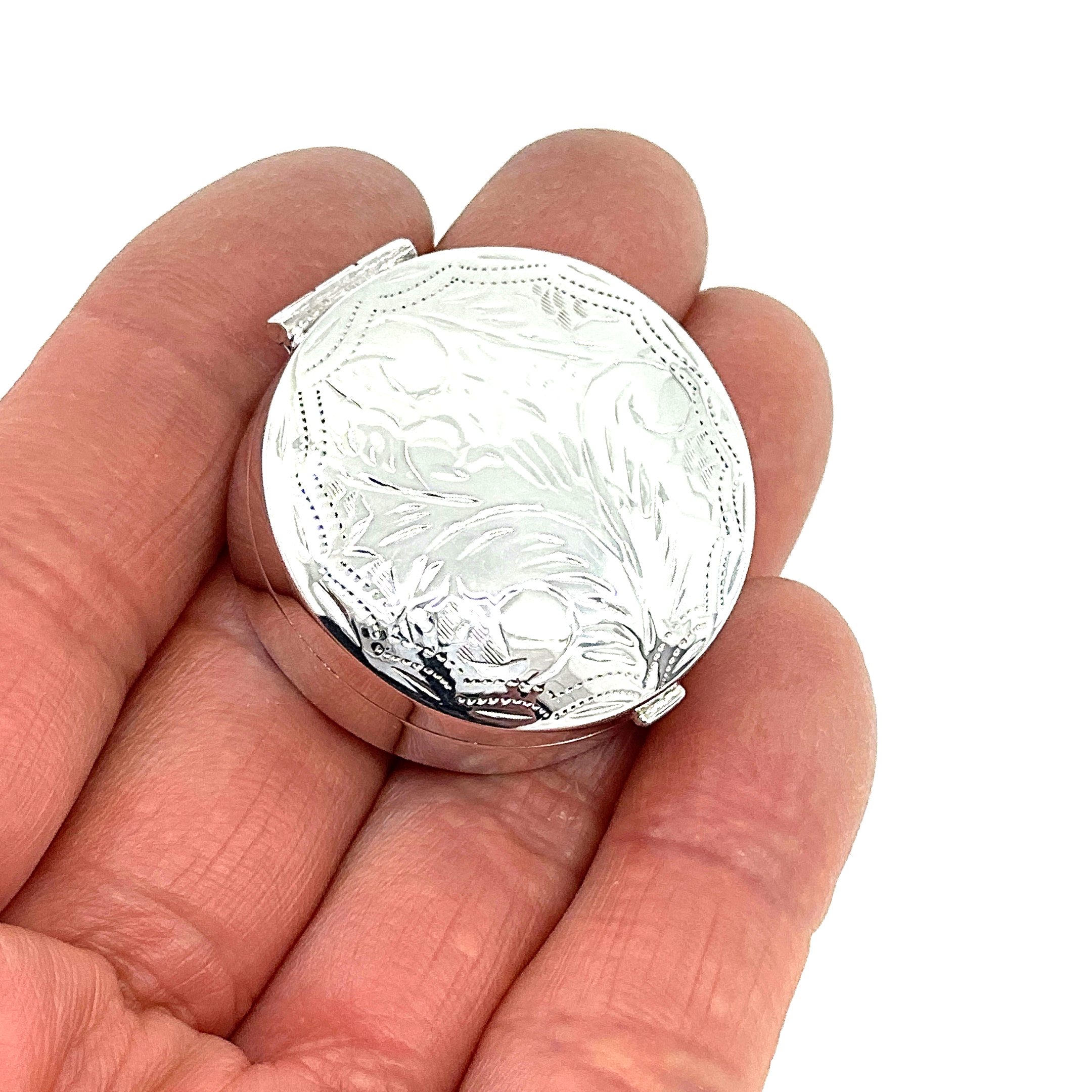 PB416 (5) Medium Engraved Round Pill Box, finished in 925 English Hallmarked Sterling Silver