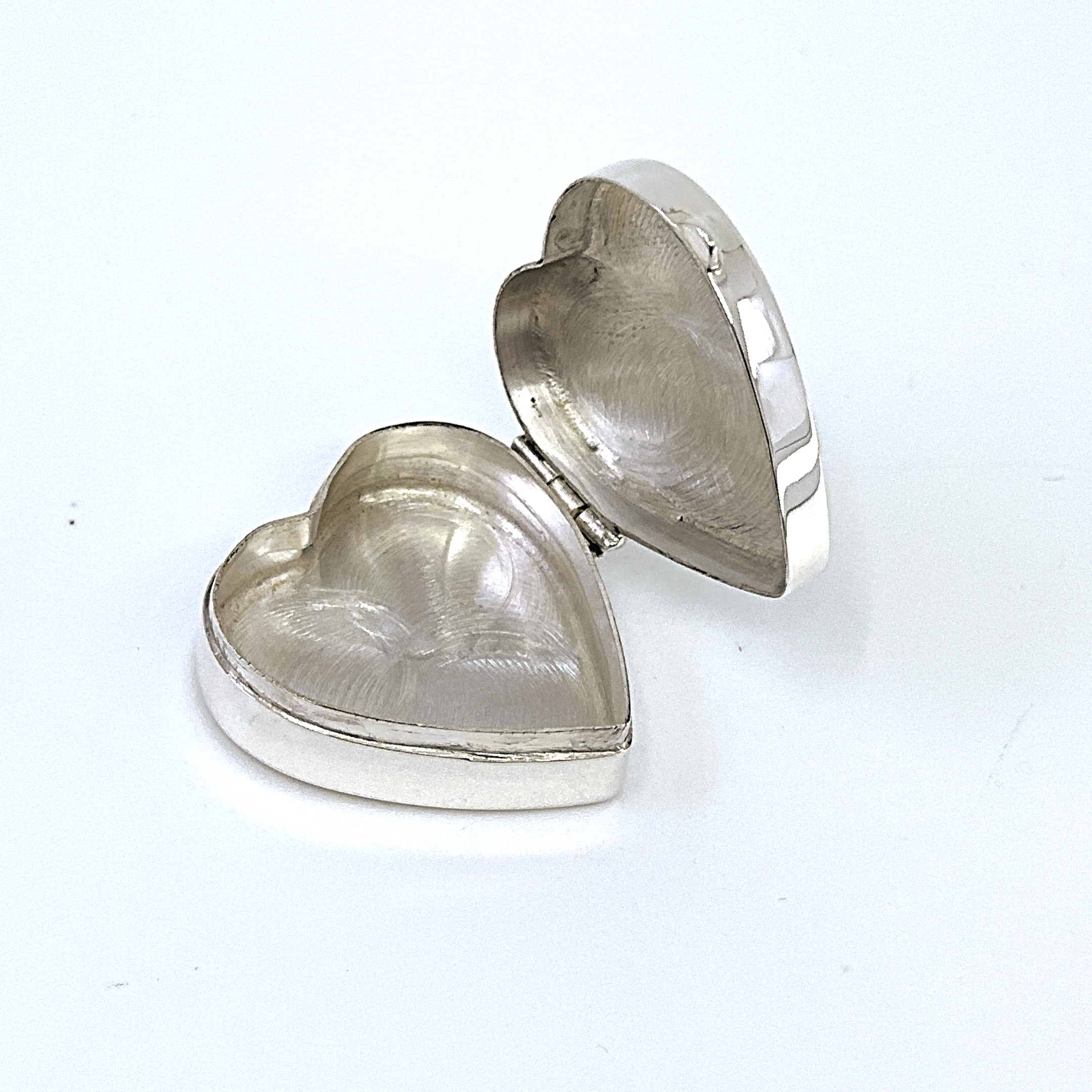 PB442 (6) Medium Plain Heart Pill Box, finished in 925 English Hallmarked Sterling Silver