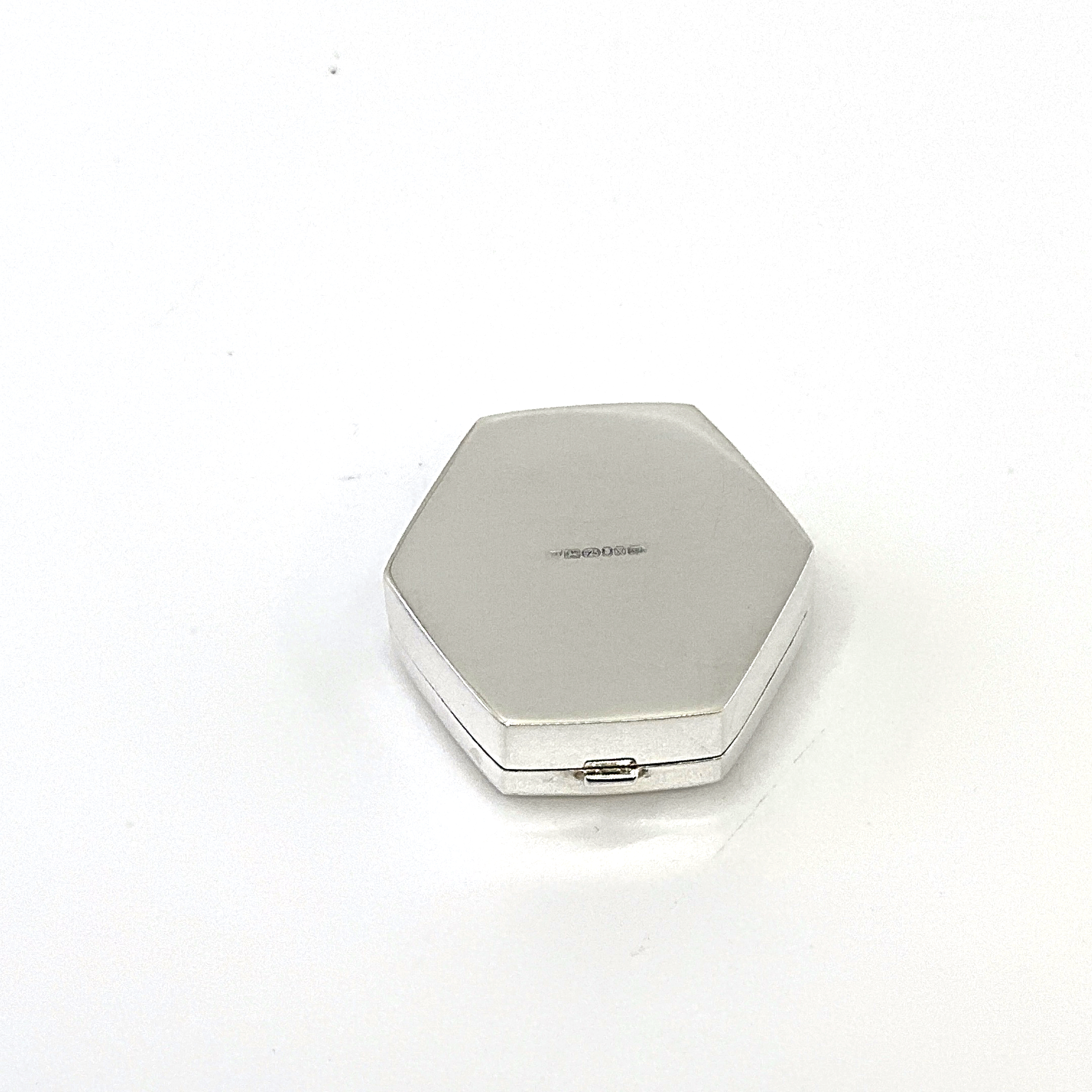 PB422 (5) Medium Plain Hexagonal Pill Box finished in 925 English Hallmarked Sterling Silver