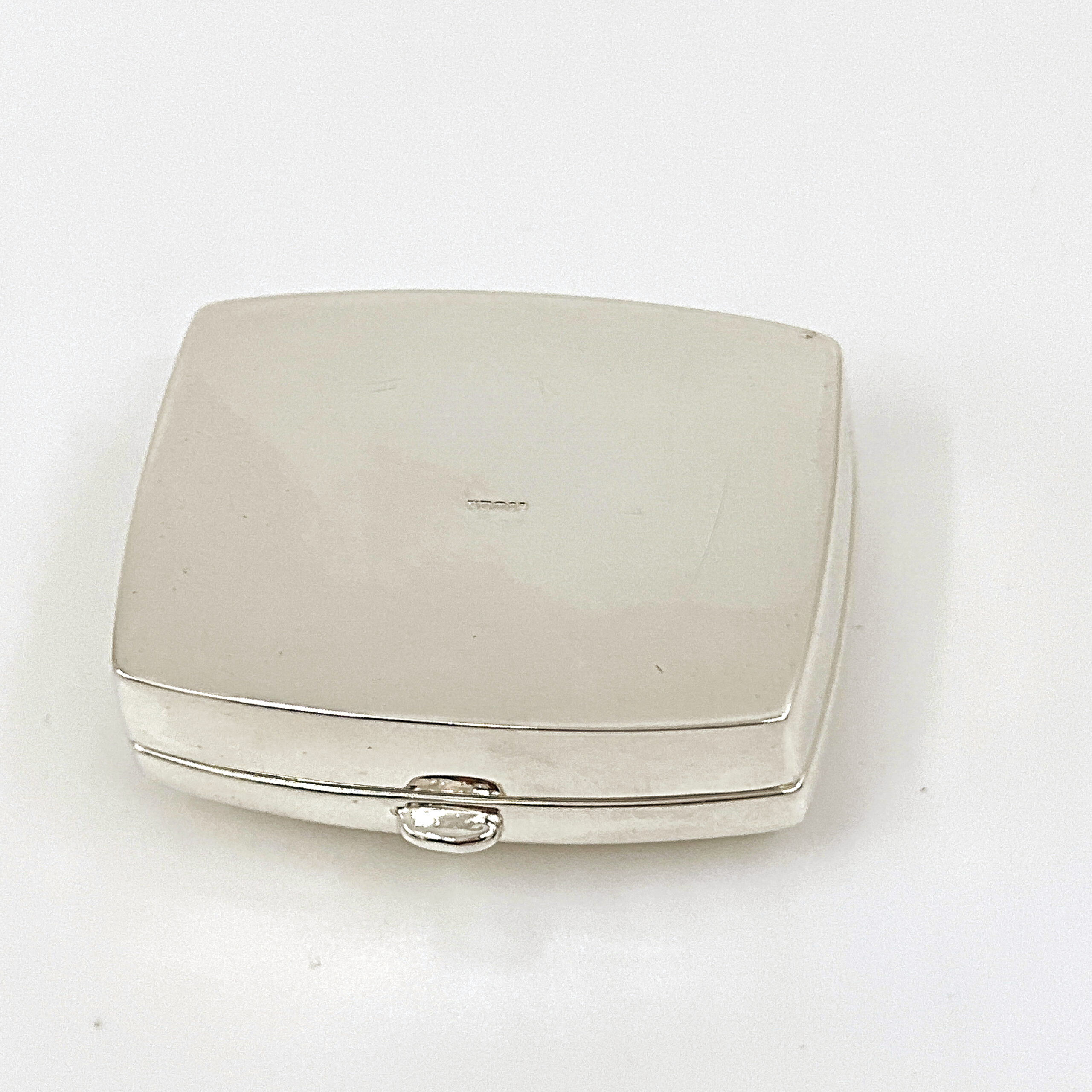 PB420 (4) Medium Plain Rectangular Pill Box, finished in 925 English Hallmarked Sterling Silver