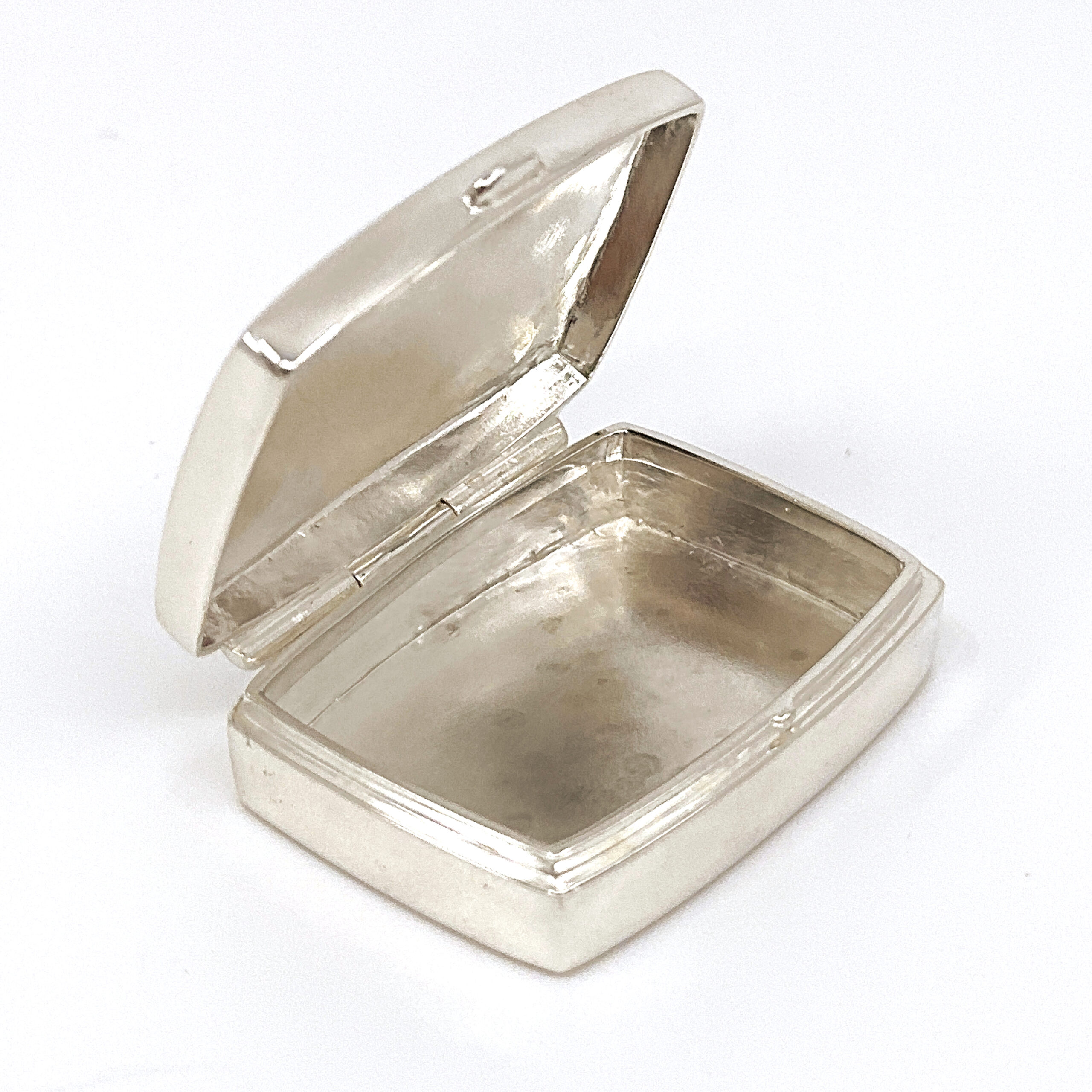 PB420 (13) Medium Plain Rectangular Pill Box, finished in 925 English Hallmarked Sterling Silver