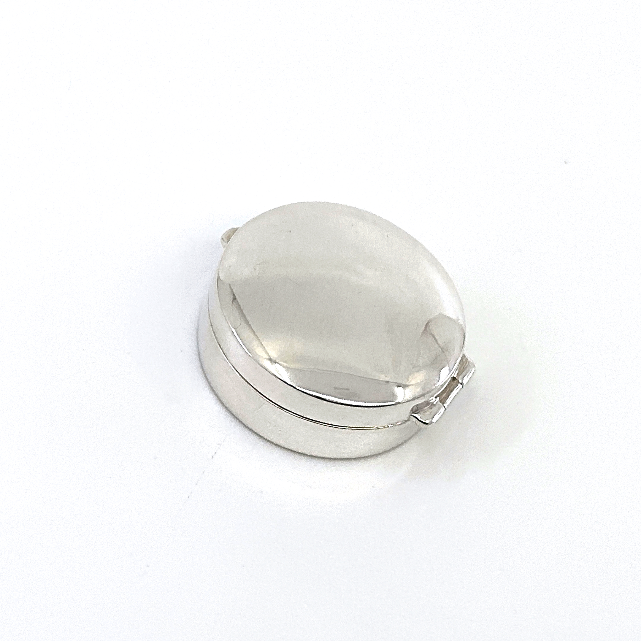 PB406 (6) Medium Plain Round Pill Box, finished in 925 English Hallmarked Sterling Silver