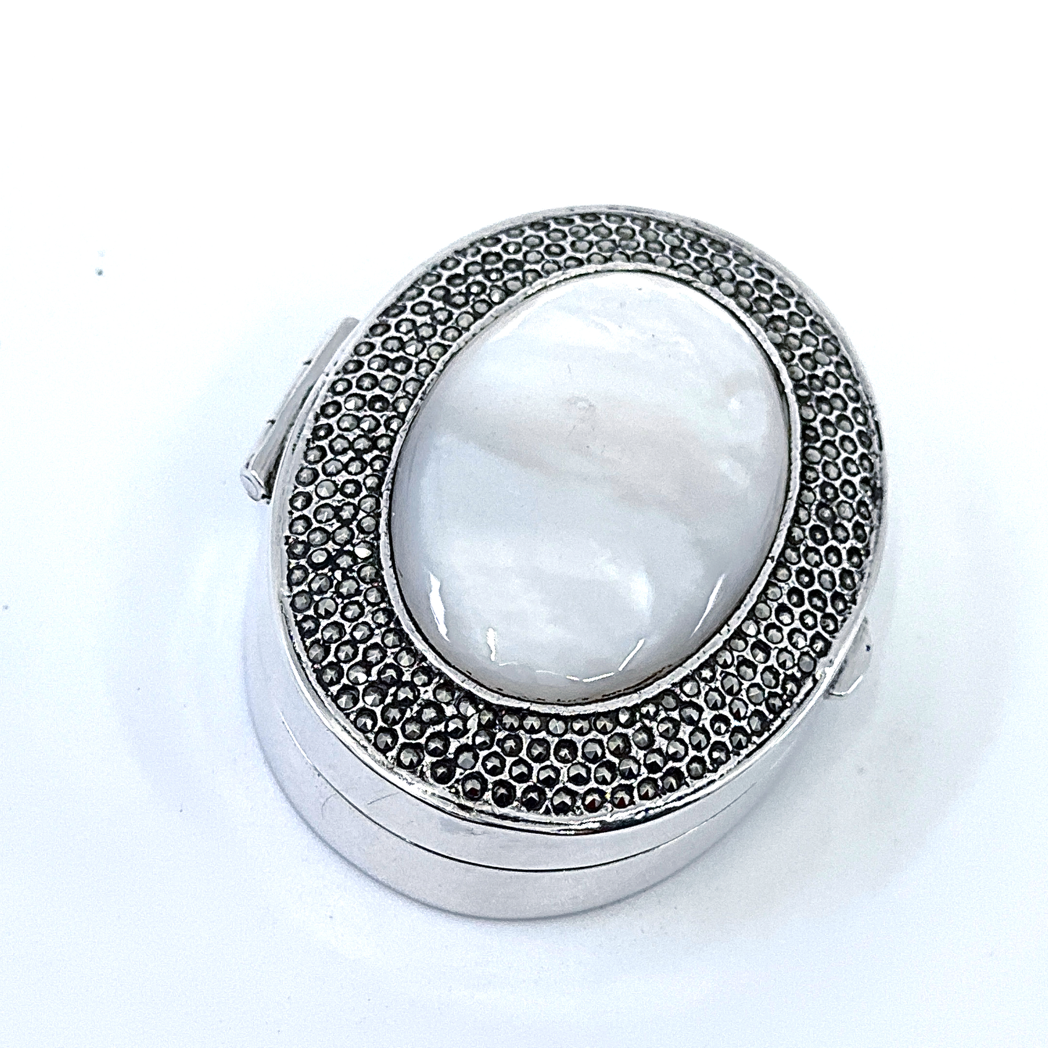 PB222 (9) Oval Pill Box With Mother Of Pearl And Marcasite Finished In 925 English Hallmarked Sterling Silver
