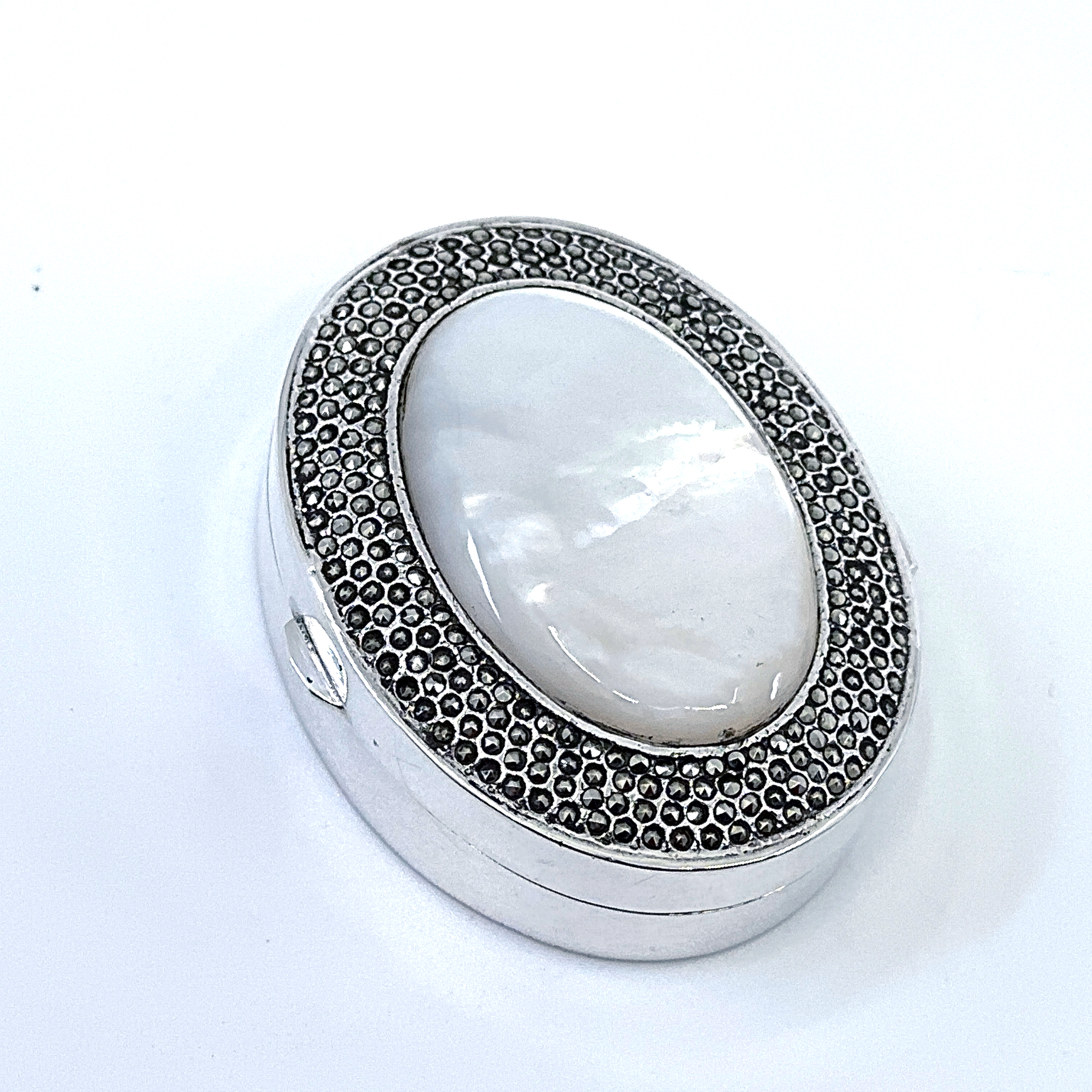 PB222 (4) Oval Pill Box With Mother Of Pearl And Marcasite Finished In 925 English Hallmarked Sterling Silver
