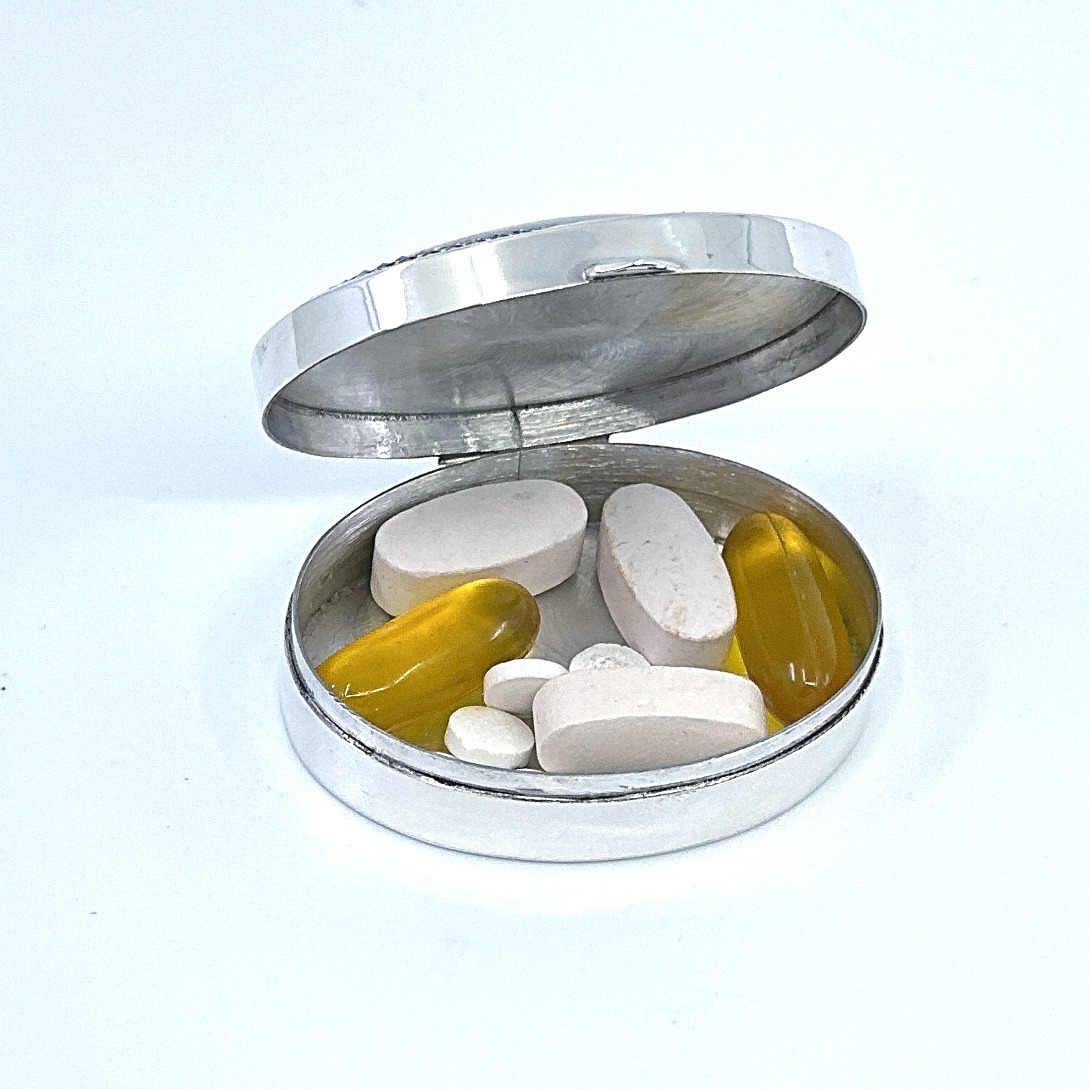 PB222 (2) Oval Pill Box With Mother Of Pearl And Marcasite Finished In 925 English Hallmarked Sterling Silver