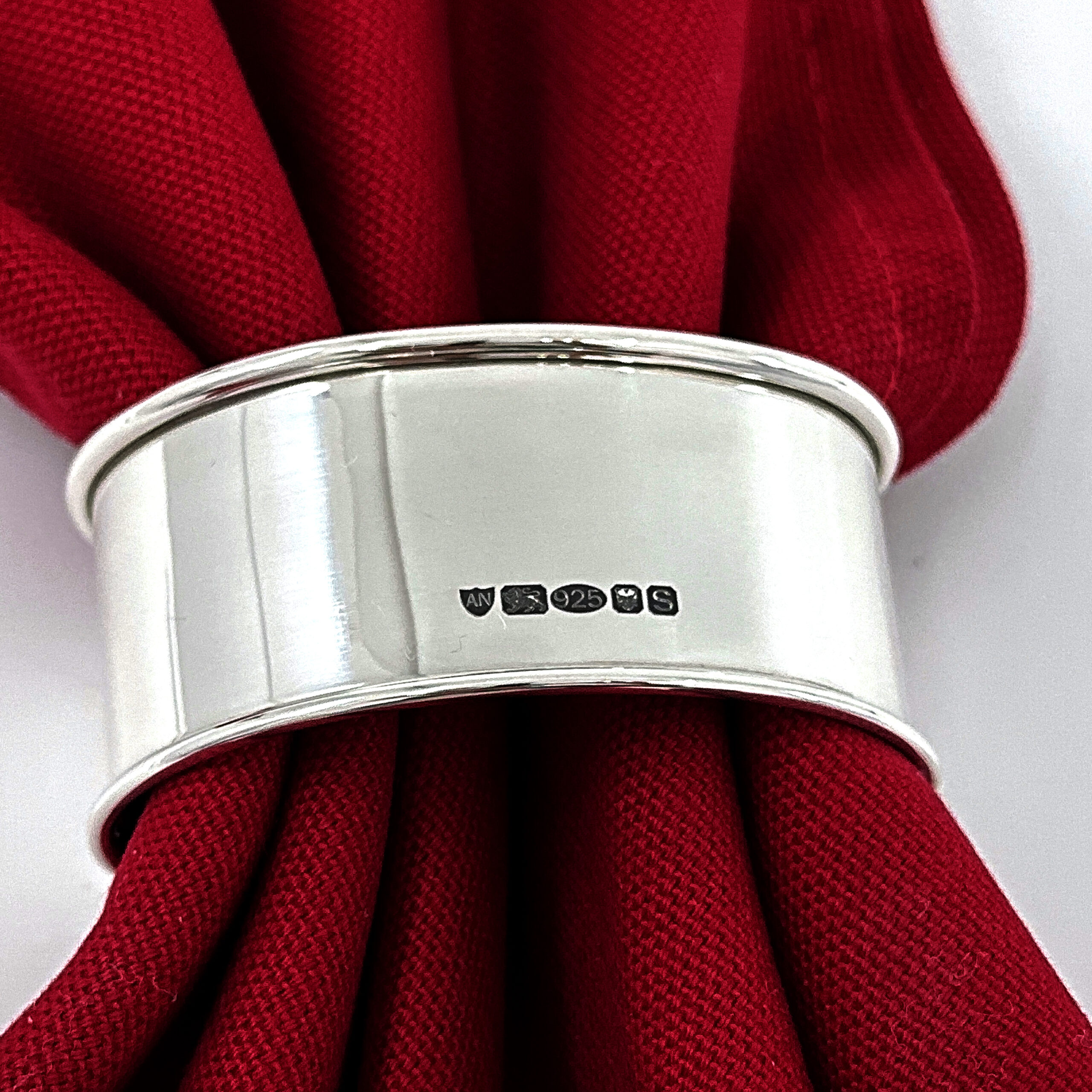 GT172 (15) Plain Oval Serviette Ring Finished In 925 English Hallmarked Sterling Silver