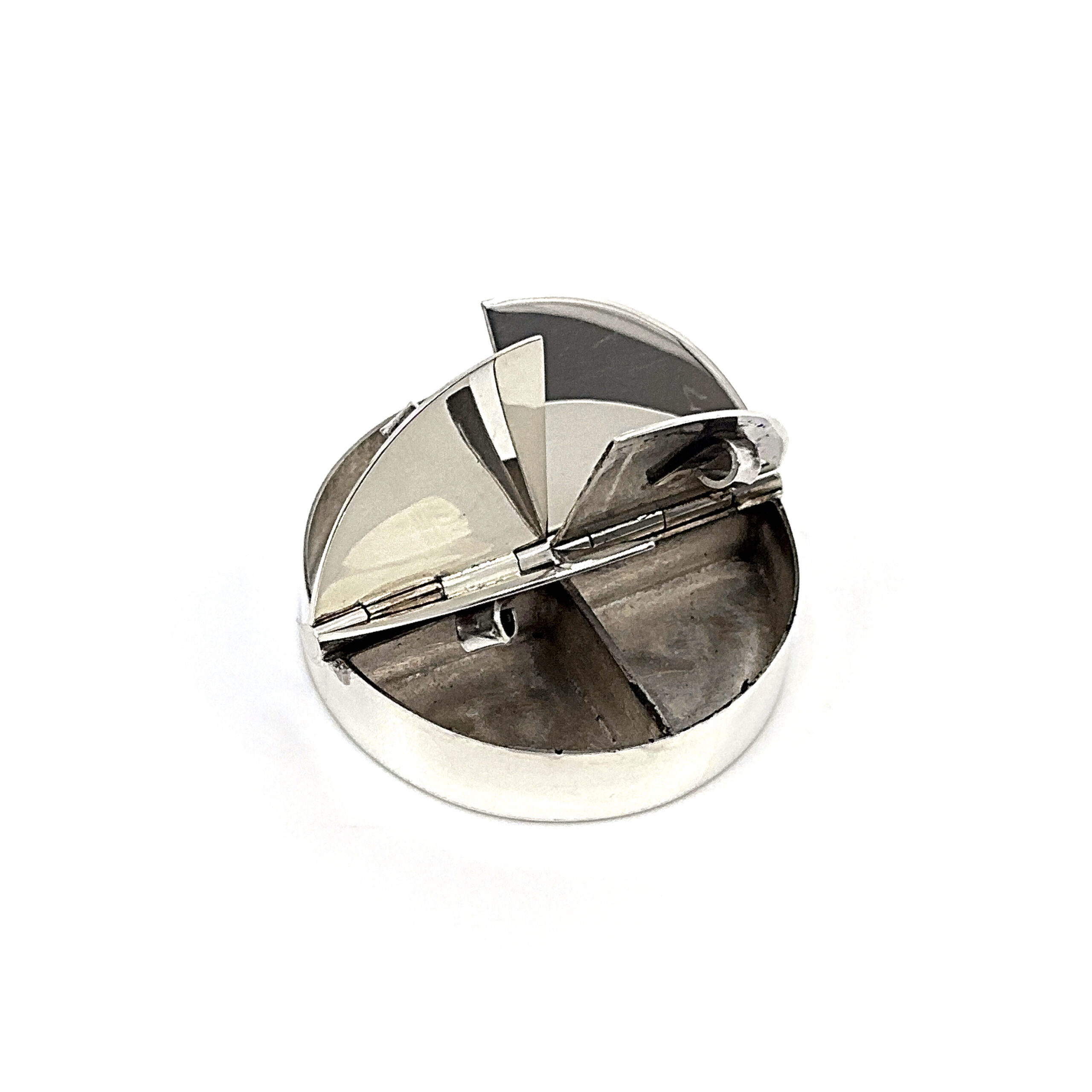 PB438 (6) Round Four Compartment Plain Pill Box, finished in 925 English Hallmarked Sterling Silver