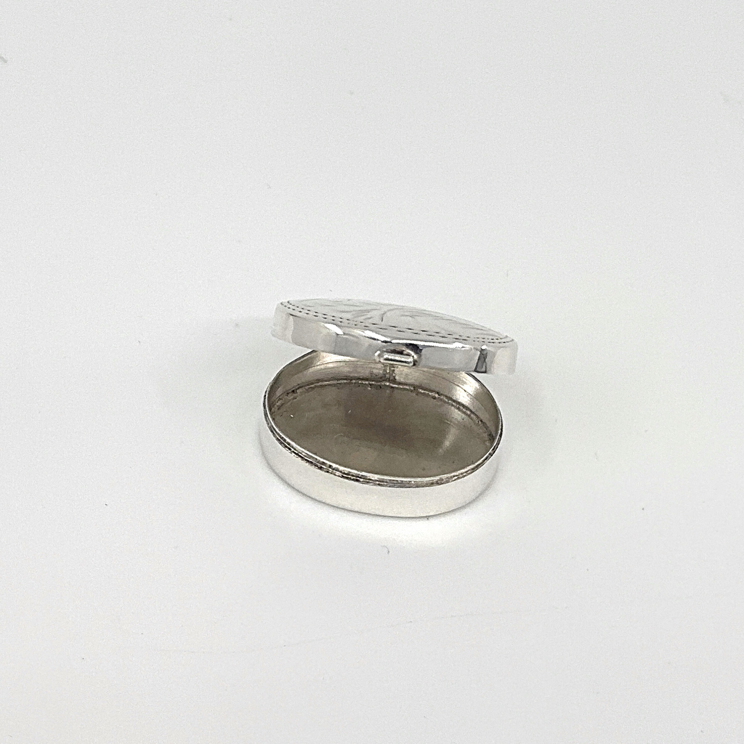 PB410 (7) Small Engraved Oval Pill Box, finished in 925 English Hallmarked Sterling Silver