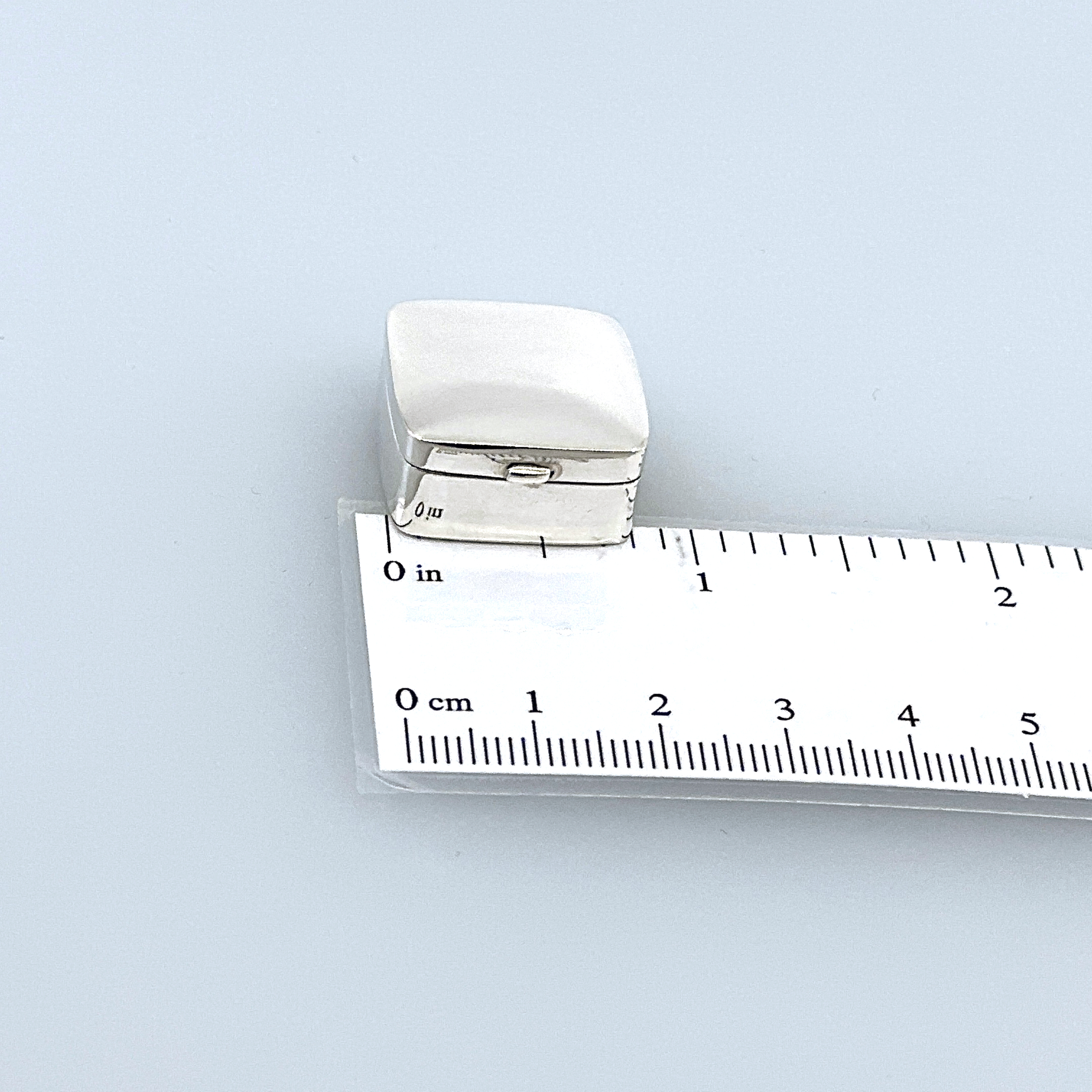 PB407 (4) Small Plain Square Pill Box, finished in 925 English Hallmarked Sterling Silver