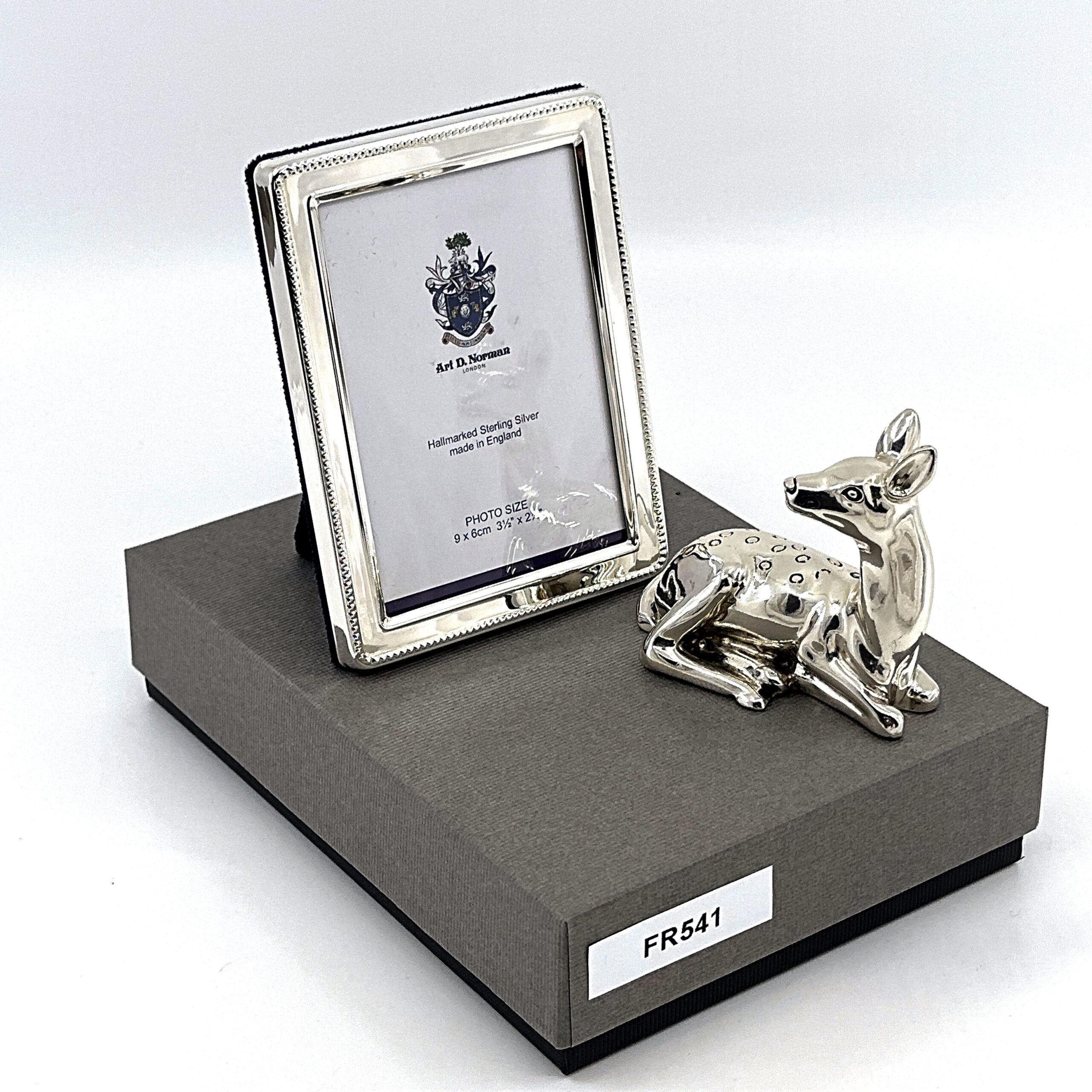 FR541 (1) Beaded Photo Frame With Blue Velvet Back Finished In 925 English Hallmarked Sterling Silver