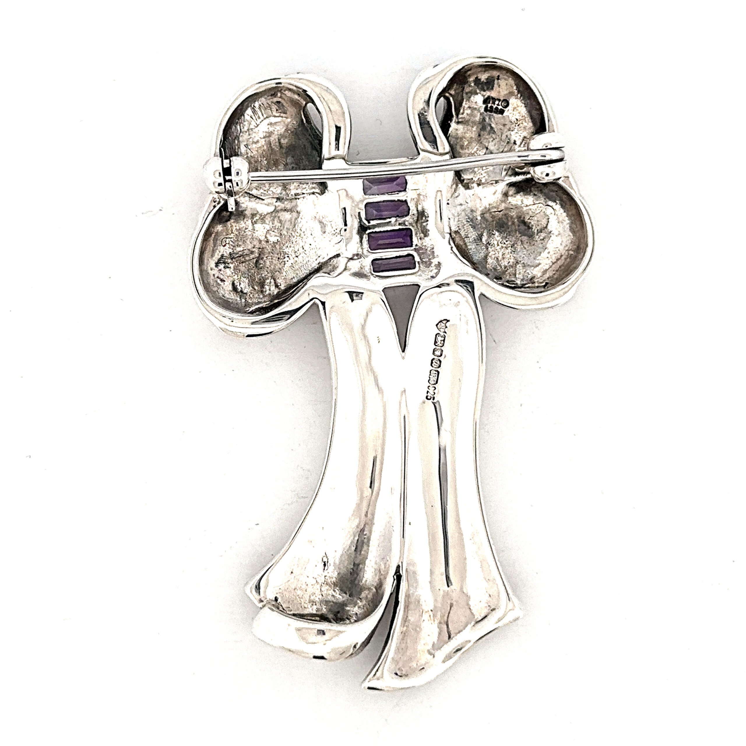 B351 (7) Bow Pin Brooch With Amethyst And Marcasite Finished In 925 English Hallmarked Sterling Silver