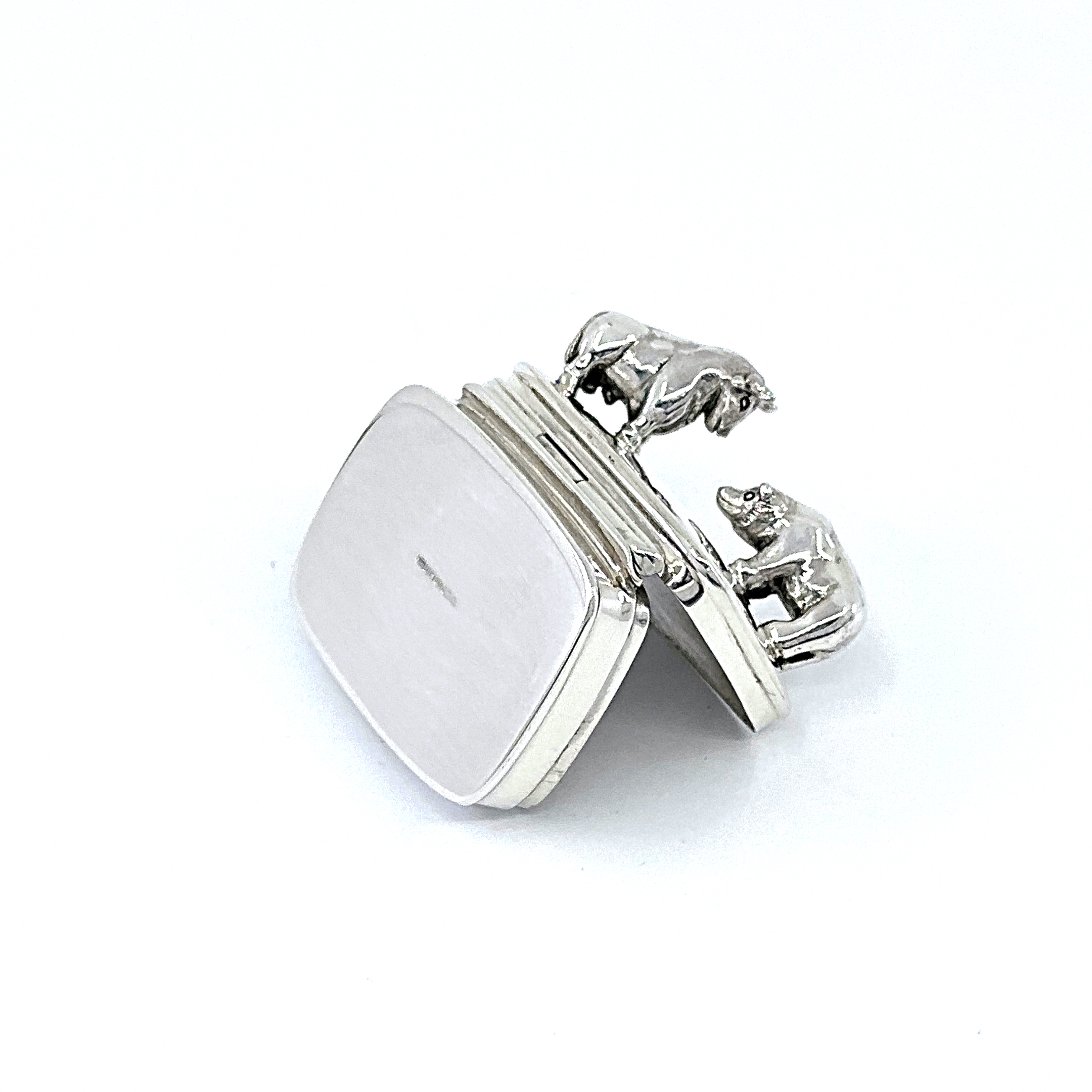 PB623 (3) Bull and Bear on Rectangular Pill Box, finished in 925 English Hallmarked Sterling Silver