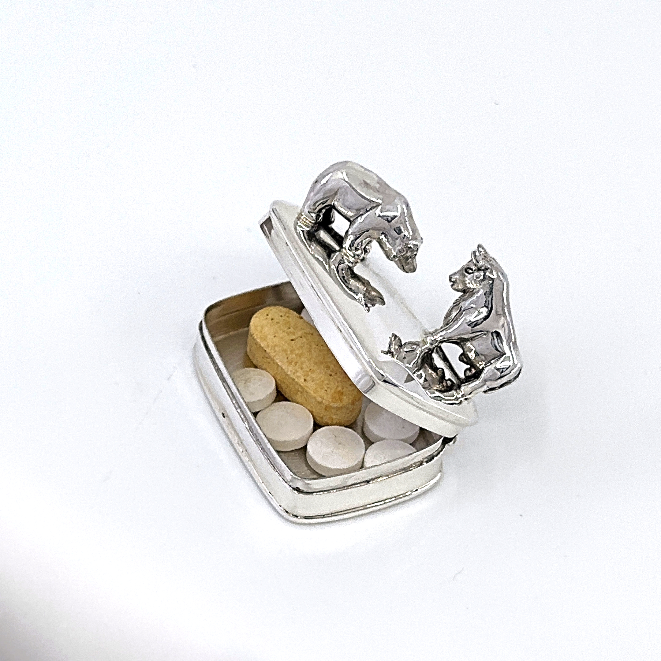 PB623 (7) Bull and Bear on Rectangular Pill Box, finished in 925 English Hallmarked Sterling Silver