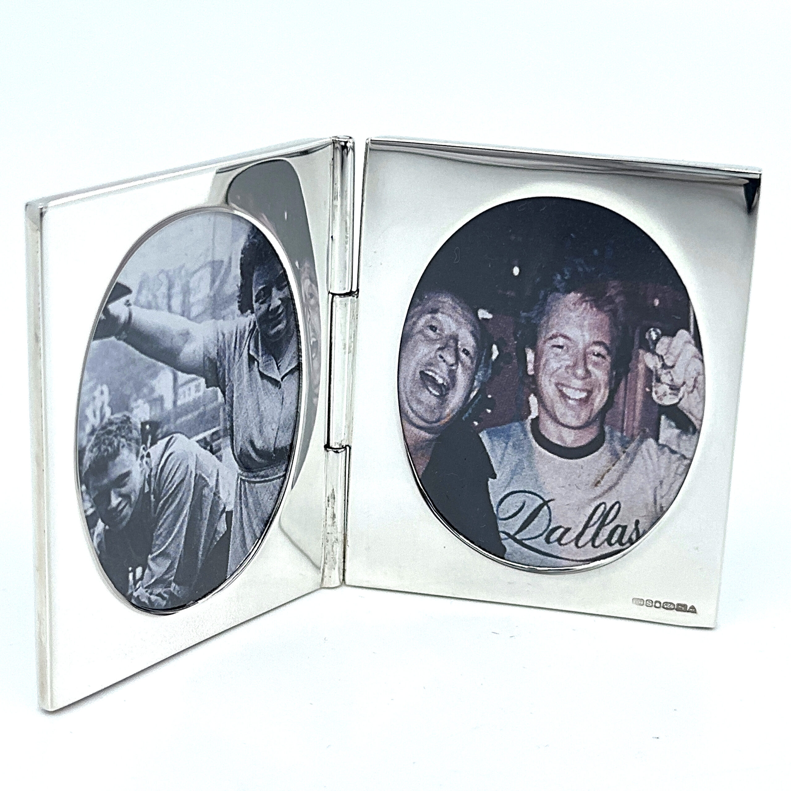 GT485 (3) Double Oval Folding Travel Photo Frame Finished In 925 English Hallmarked Sterling Silver