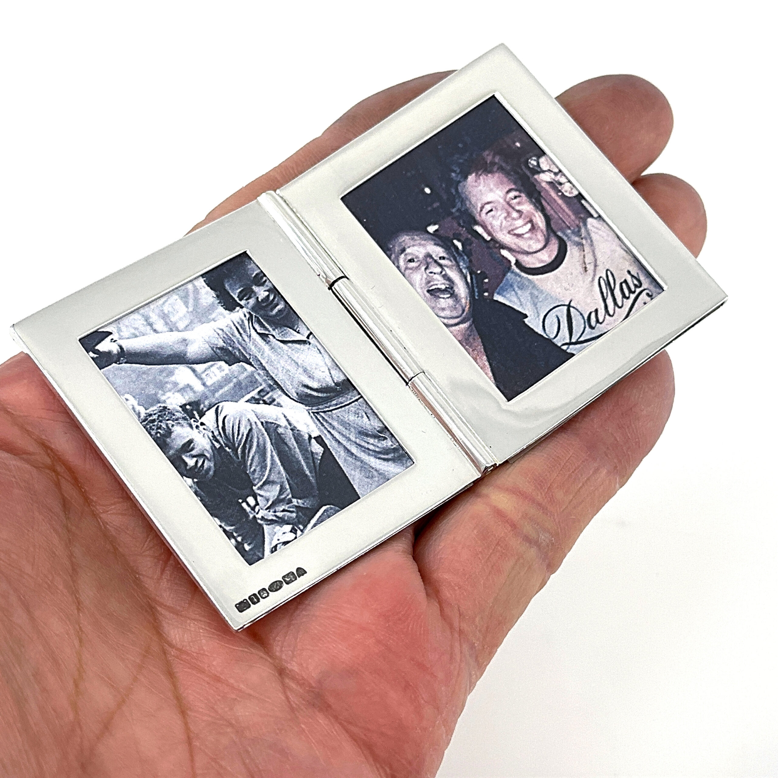 GT352 (9) Double Rectangular Folding Travel Photo Frame Finished In 925 English Hallmarked Sterling Silver
