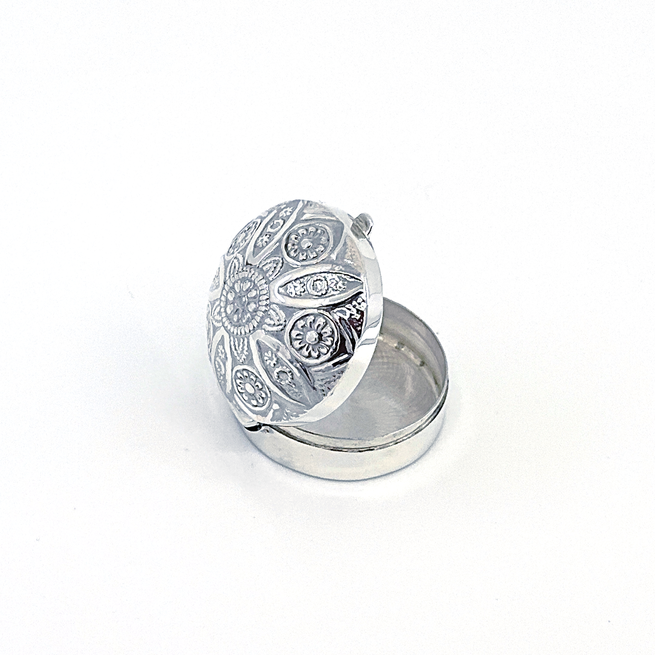 PB533 (5) Floral Round Domed Pill Box Victorian Style, finished in 925 English Hallmarked Sterling Silver
