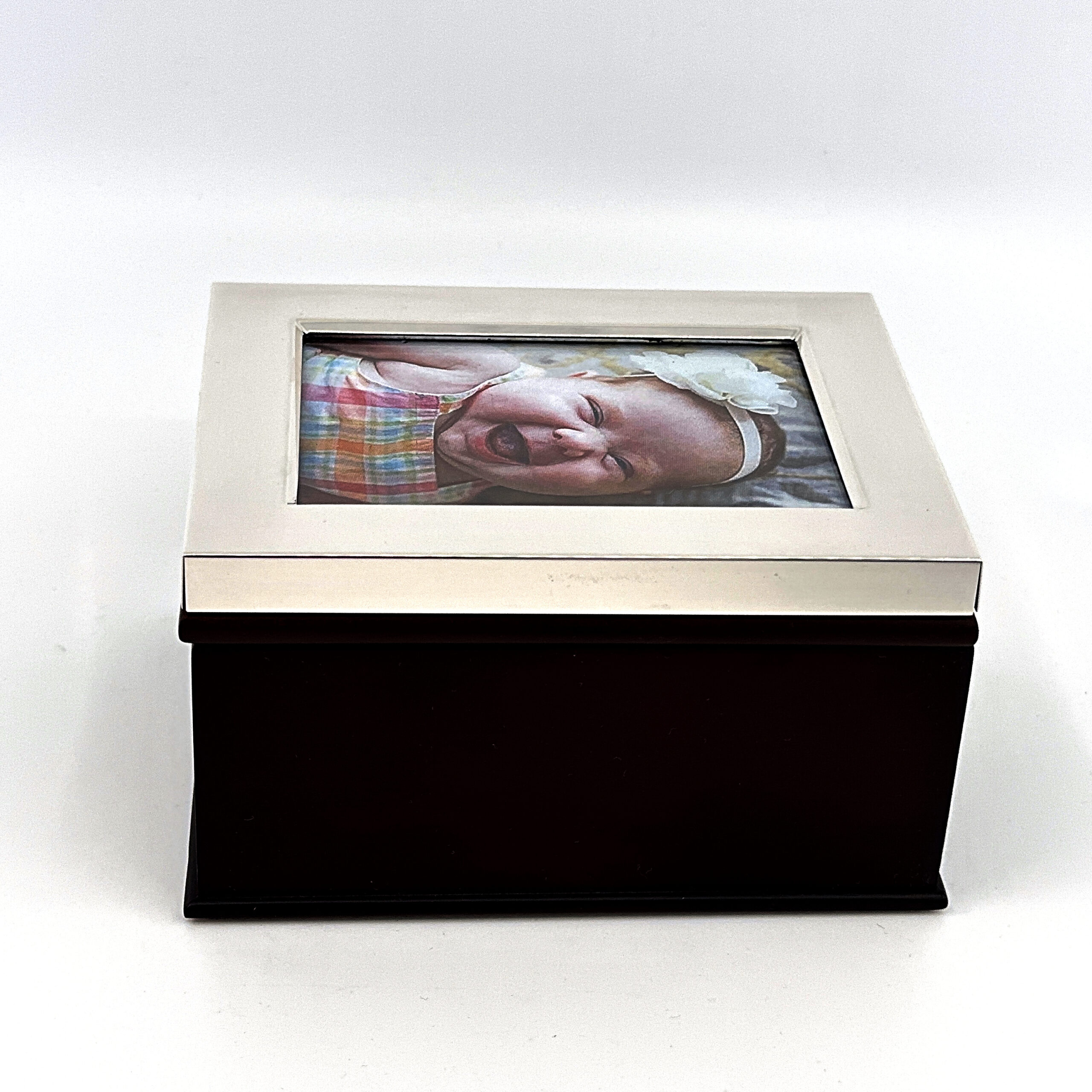 GT52 (10) Keepsake Box With Photo Frame Lid And Mahogany Finish Finished In 925 English Hallmarked Sterling Silver