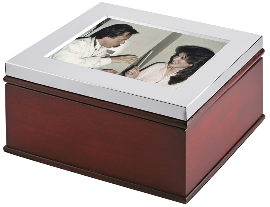 GT52_1 Keepsake Box With Photo Frame Lid And Mahogany Finish Finished In 925 English Hallmarked Sterling Silver