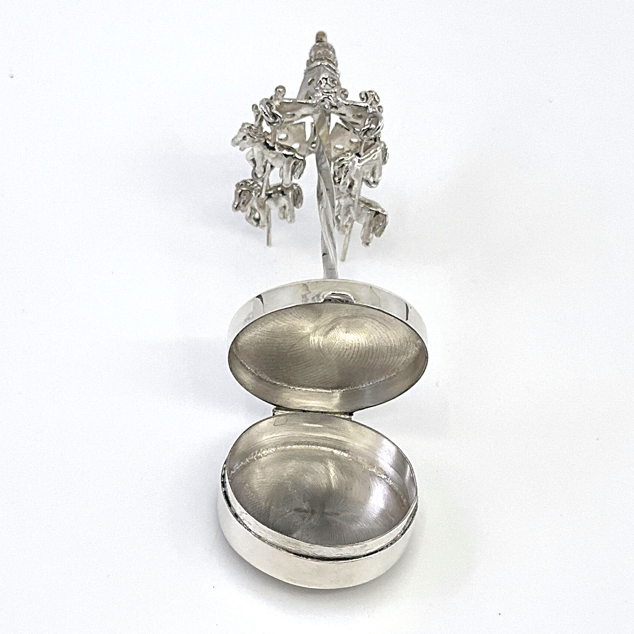 PB619 (8) Merry Go Round on Round Pill Box, Finished In 925 English Hallmarked Sterling Silver