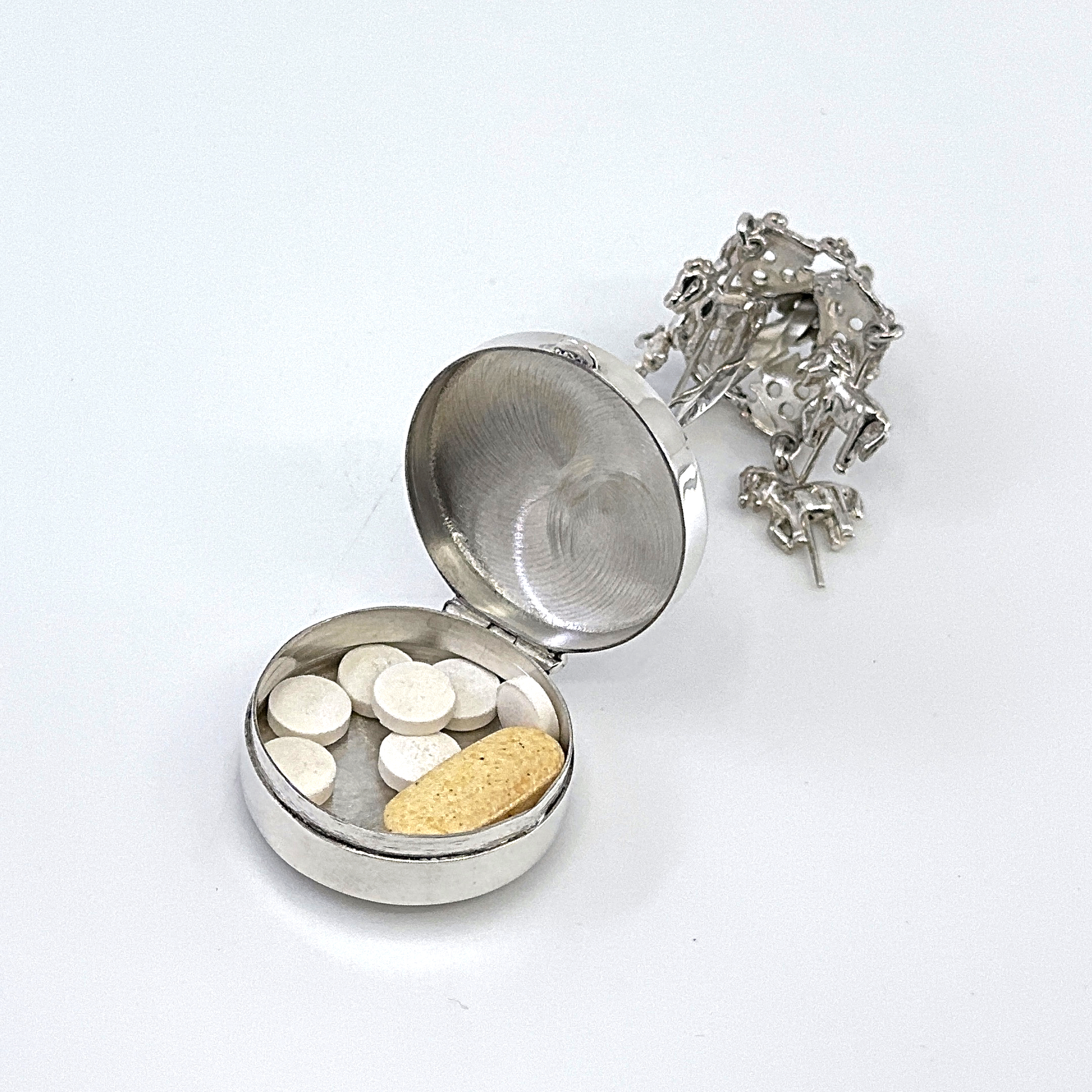 PB619 (7) Merry Go Round on Round Pill Box, Finished In 925 English Hallmarked Sterling Silver