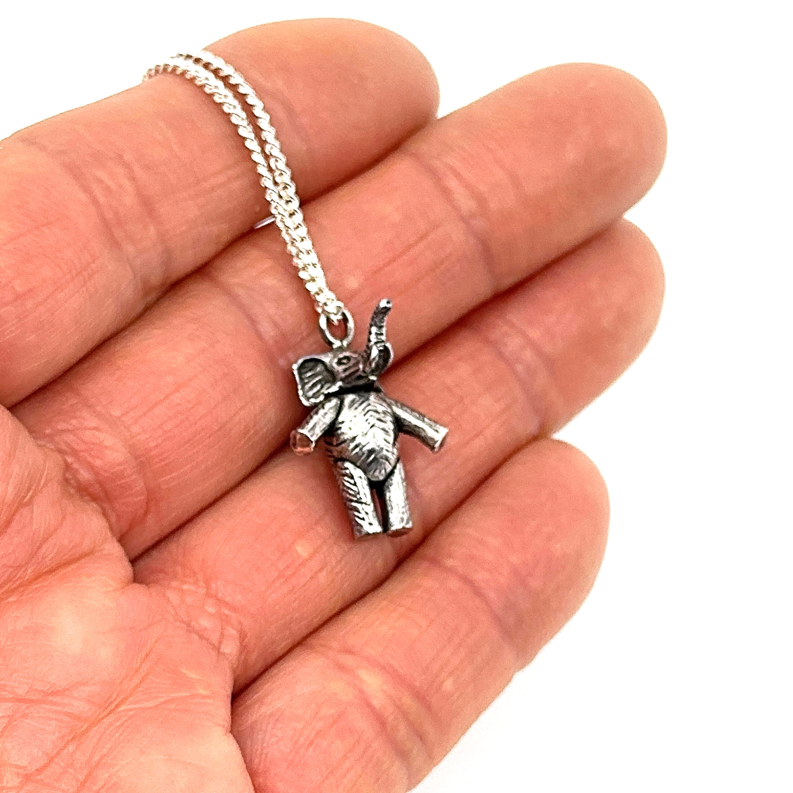 PT511 (1) Moving Elephant Pendant On Chain, Finished In 925 English Hallmarked Sterling Silver
