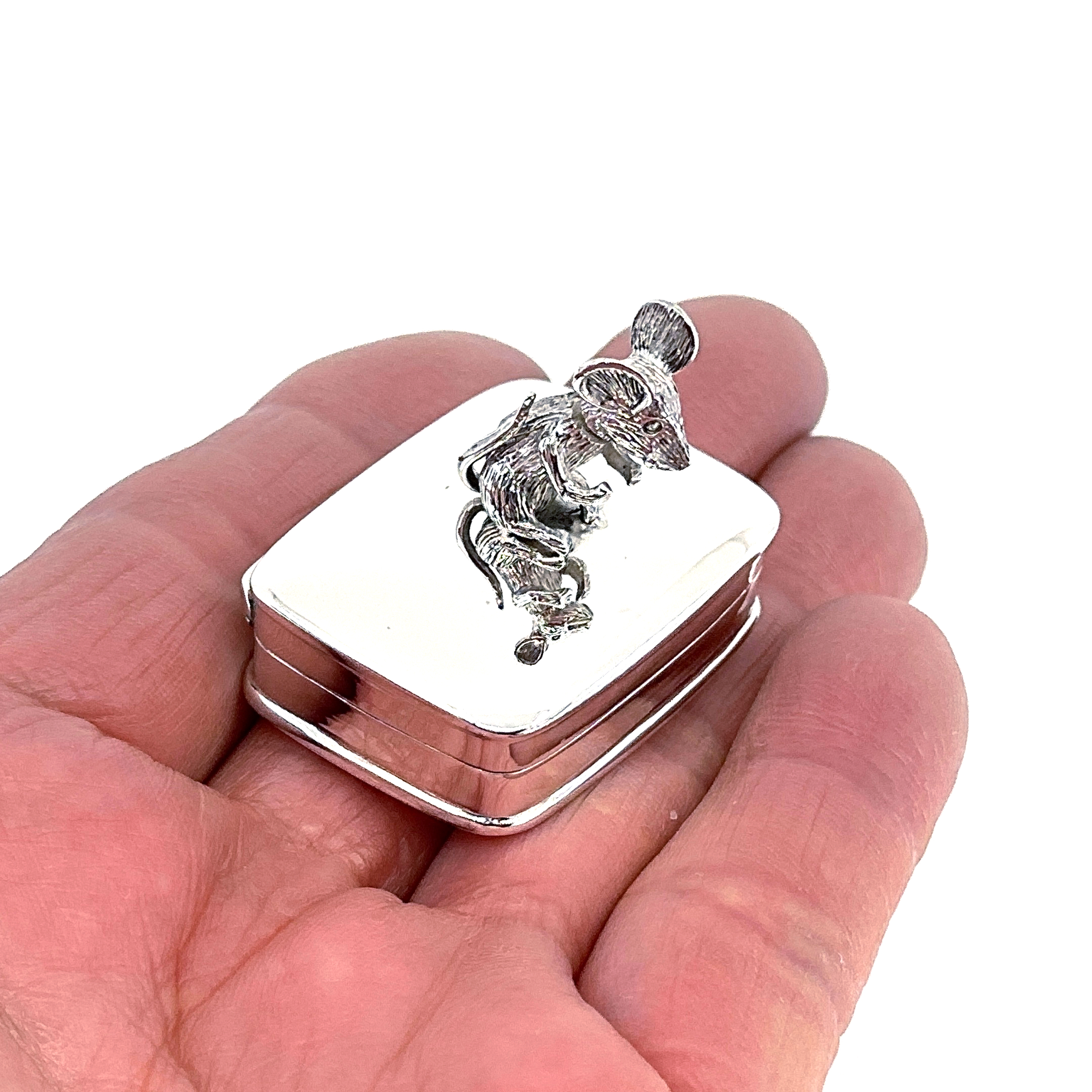 PB603 (8) Moving Mouse Pill Box, finished in 925 English Hallmarked Sterling Silver