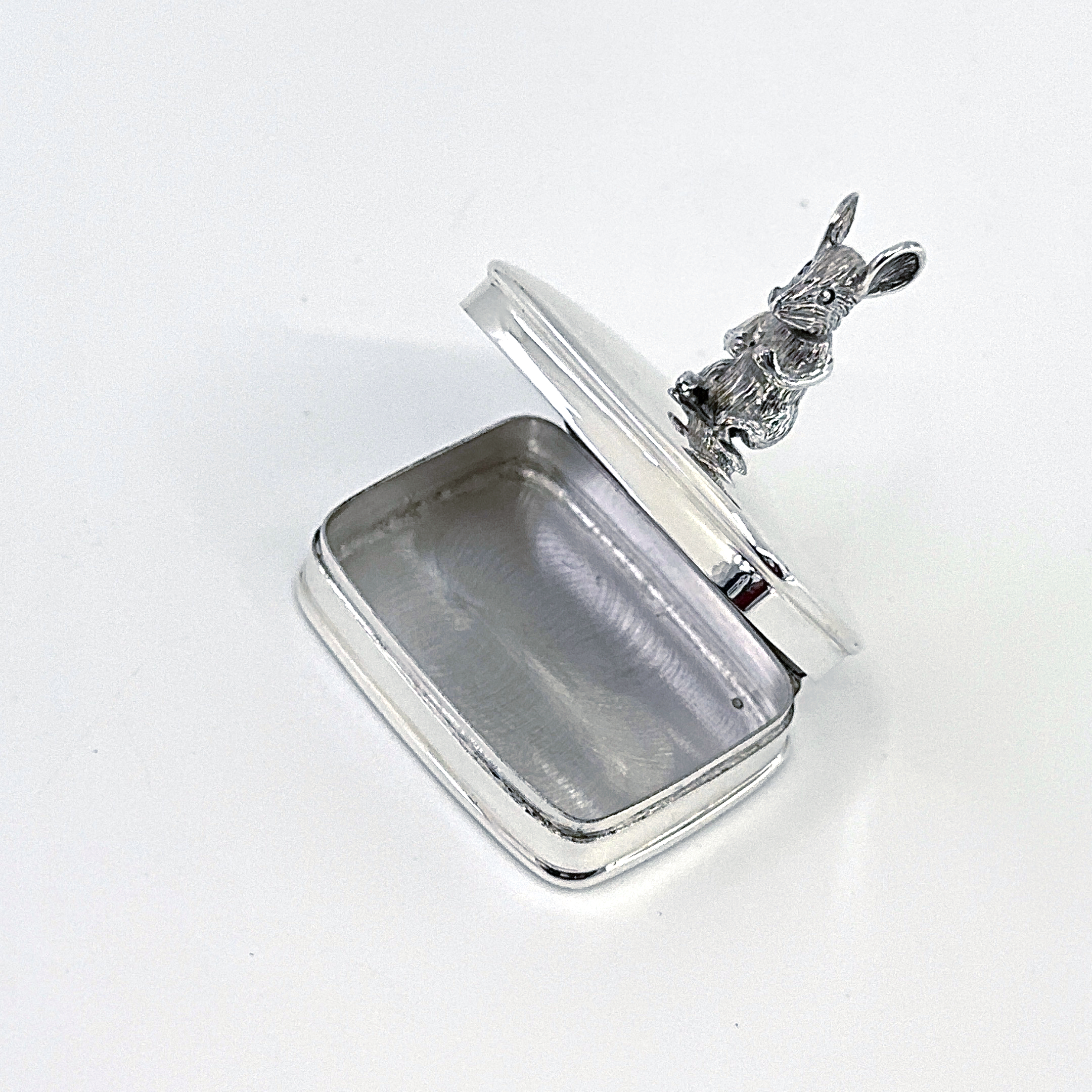 PB603 (4) Moving Mouse Pill Box, finished in 925 English Hallmarked Sterling Silver