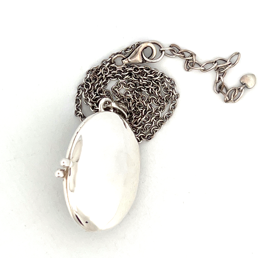 PT276 (2) Oval Locket Set With Garnet And Marcasite, Finished In 925 English Hallmarked Sterling Silver