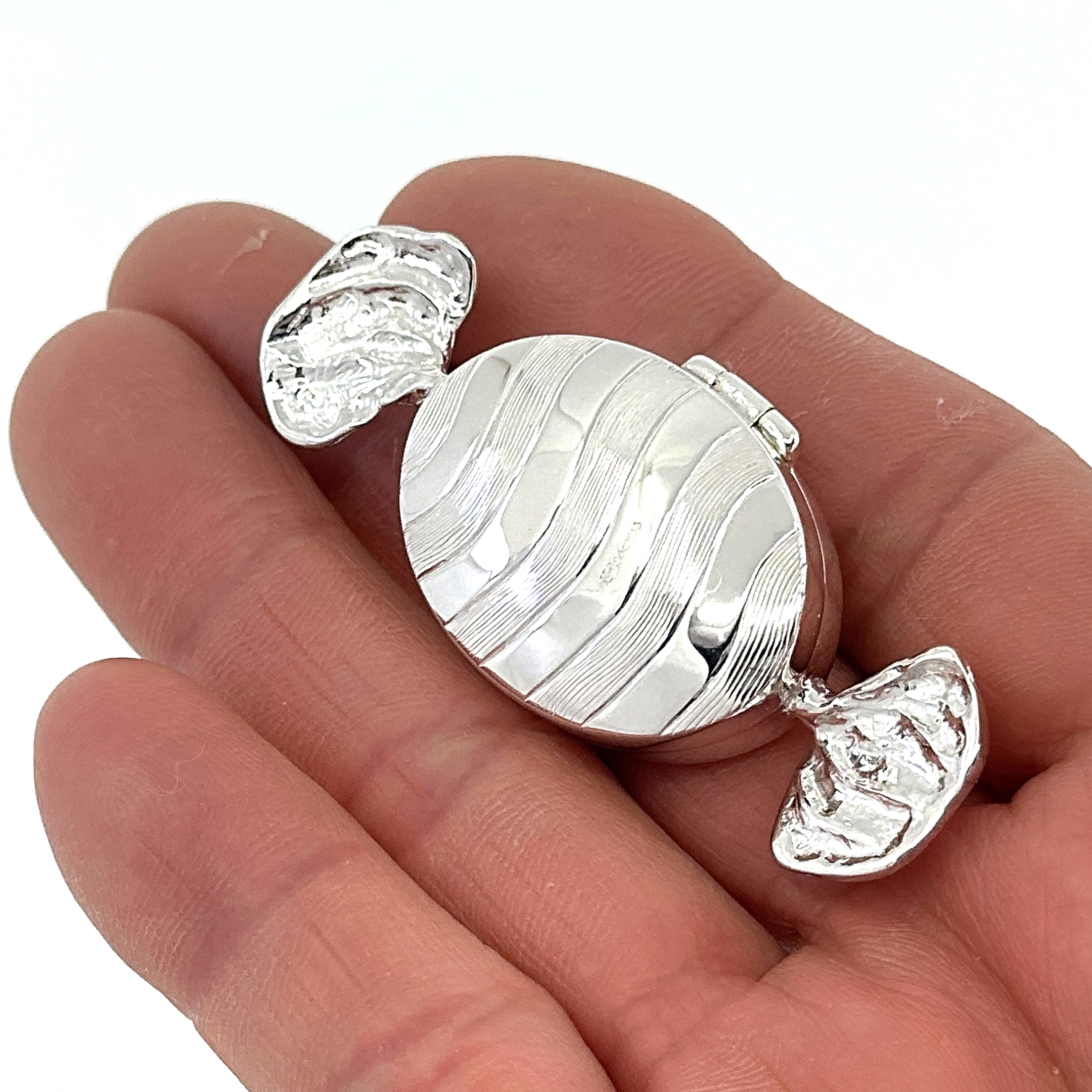 PB491 (3) Oval Sweetie Pill Box, finished in 925 English Hallmarked Sterling Silver