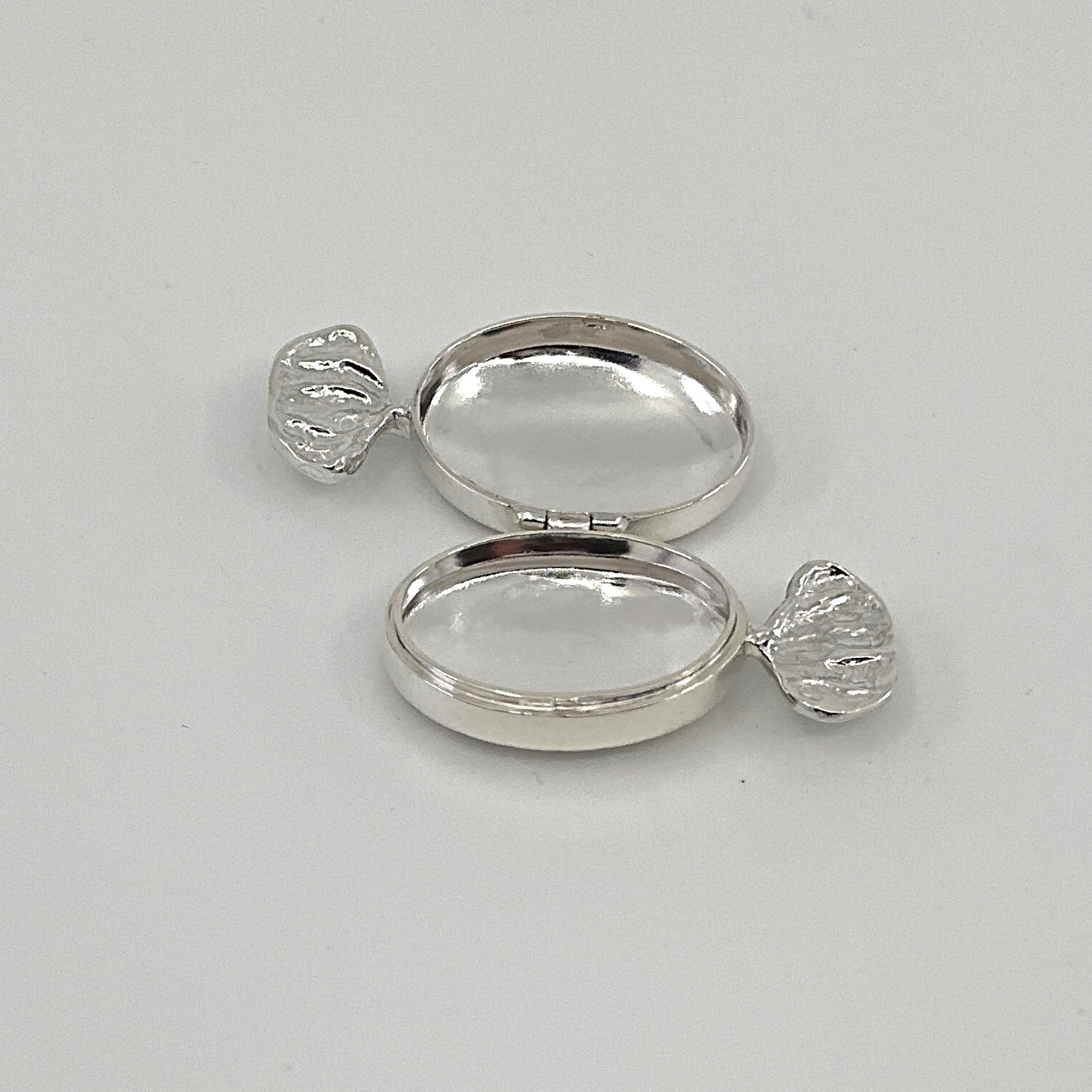 PB491 (2) Oval Sweetie Pill Box, finished in 925 English Hallmarked Sterling Silver