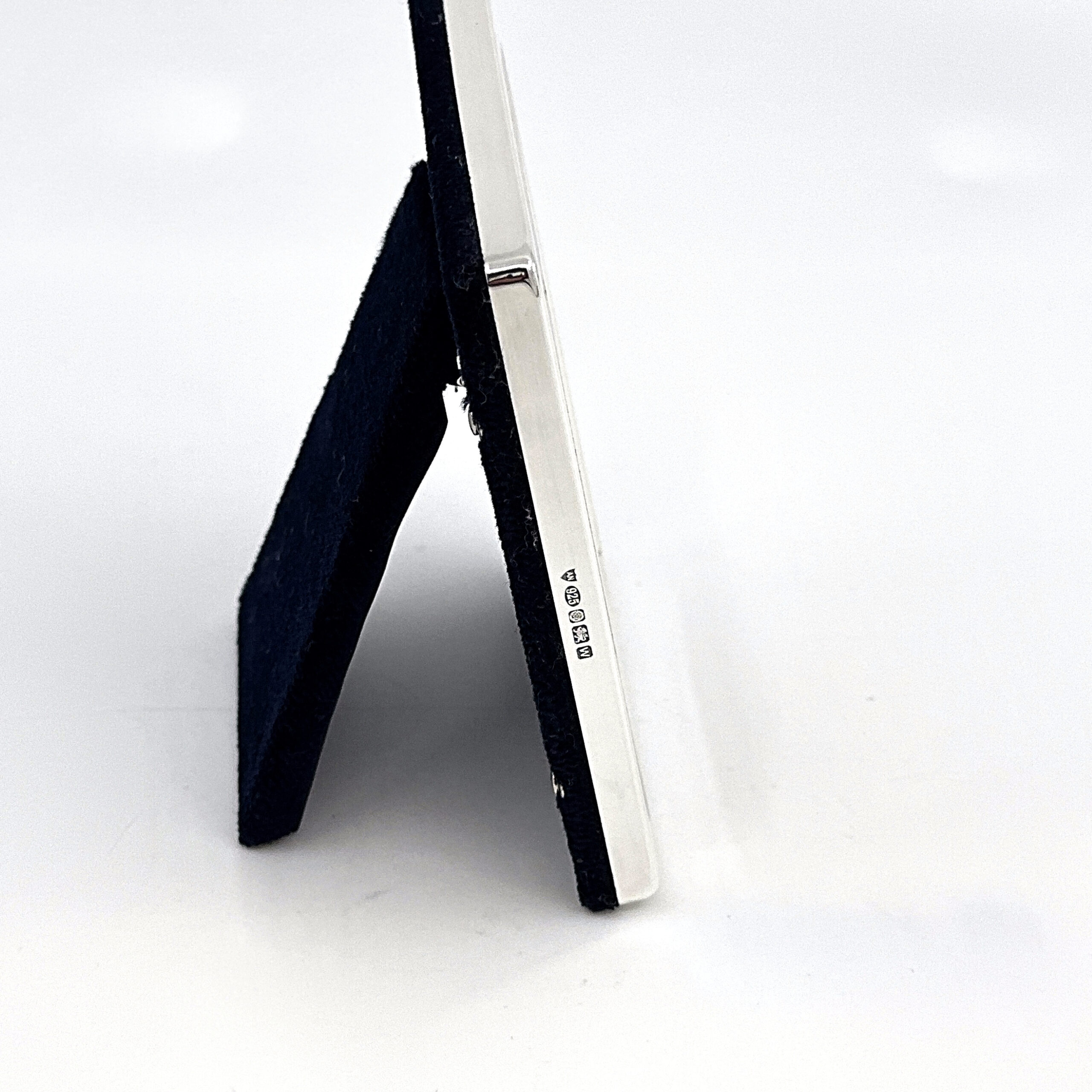 FR546 (7) Plain Photo Frame With Blue Velvet Back Finished In 925 English Hallmarked Sterling Silver