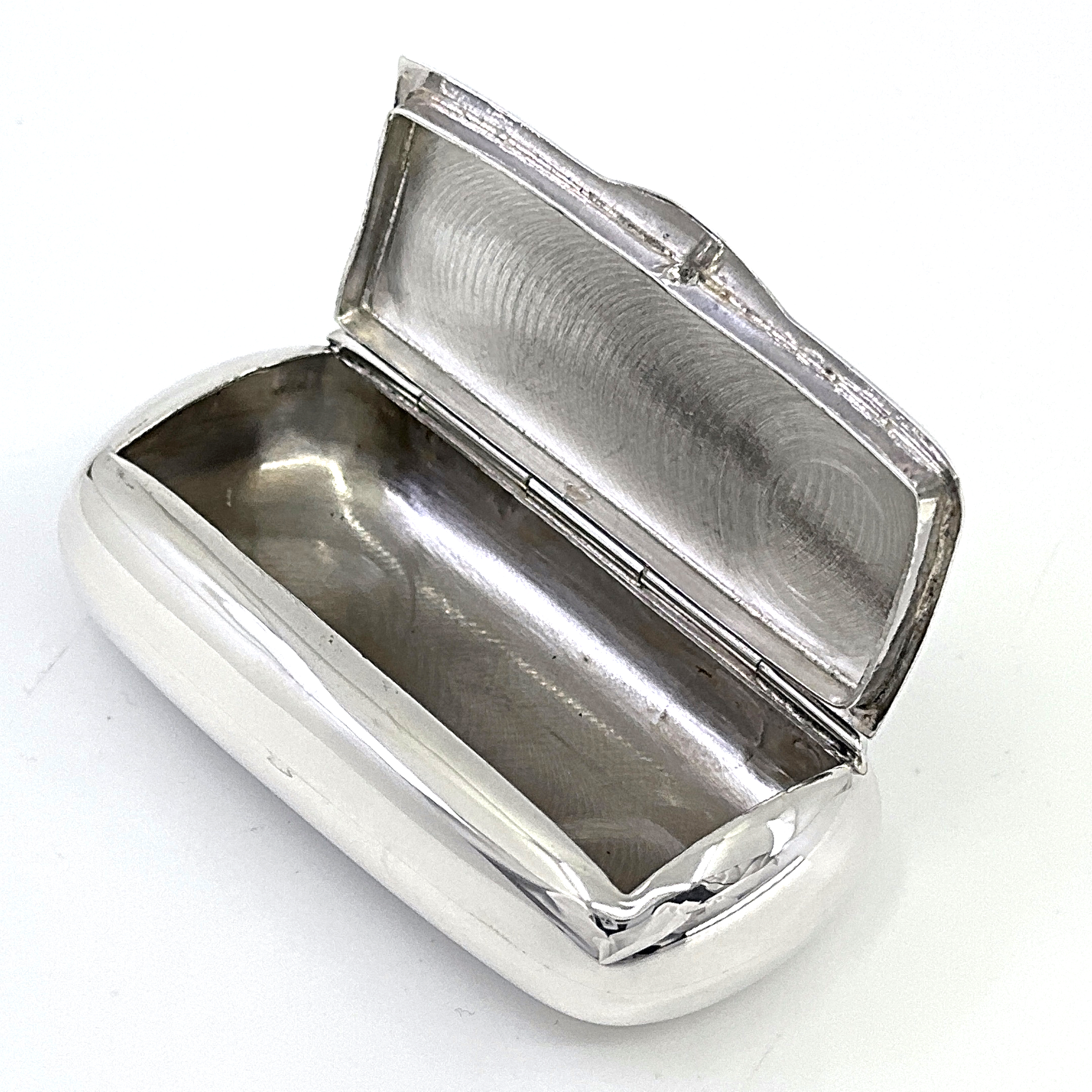 PB452 (7) Plain Pill Box and Snuff Box, finished in 925 English Hallmarked Sterling Silver