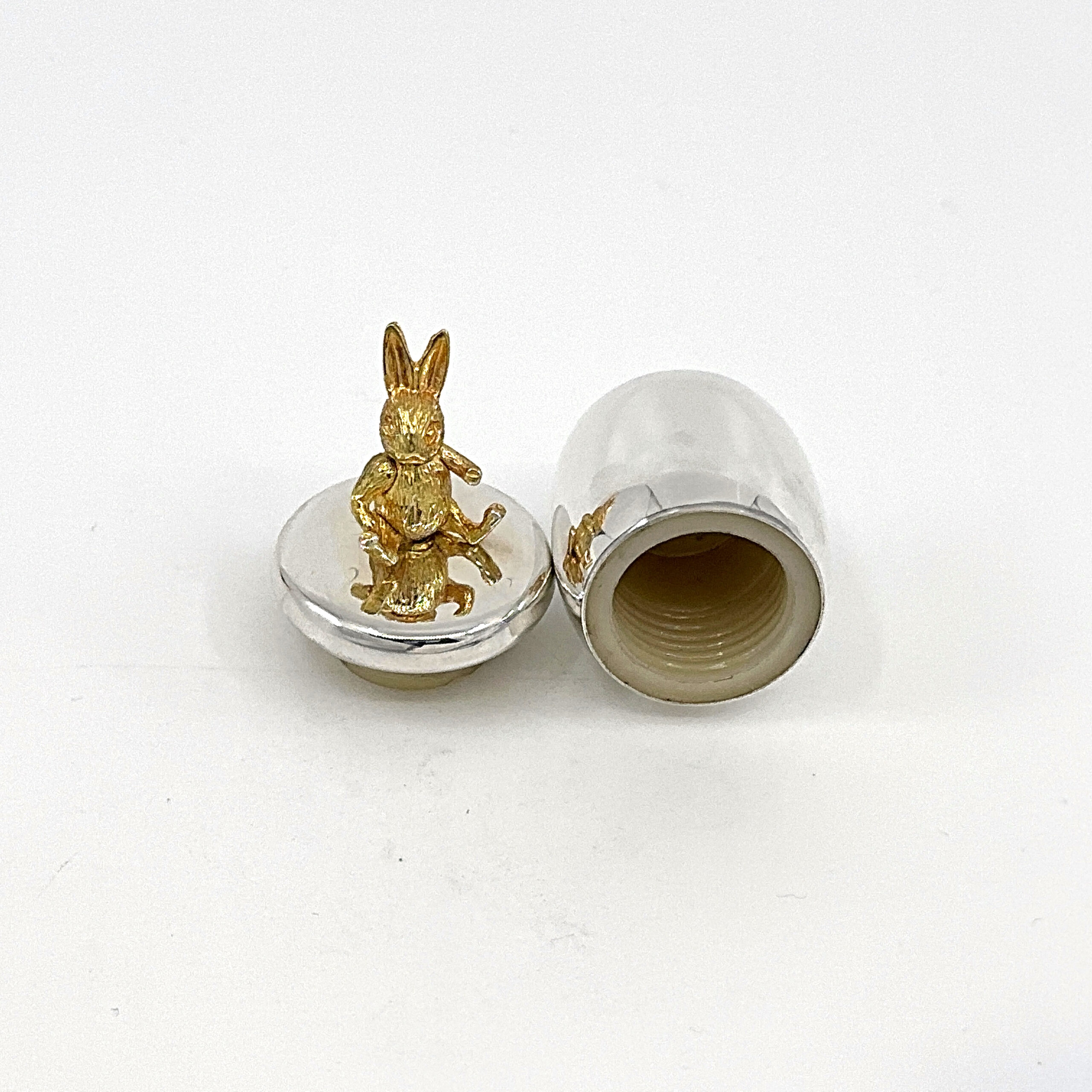 GT1086 (3) Rabbit Tooth Fairy Box Victorian Style With Moving Gold Plated Rabbit Finished In 925 English Hallmarked Sterling Silver
