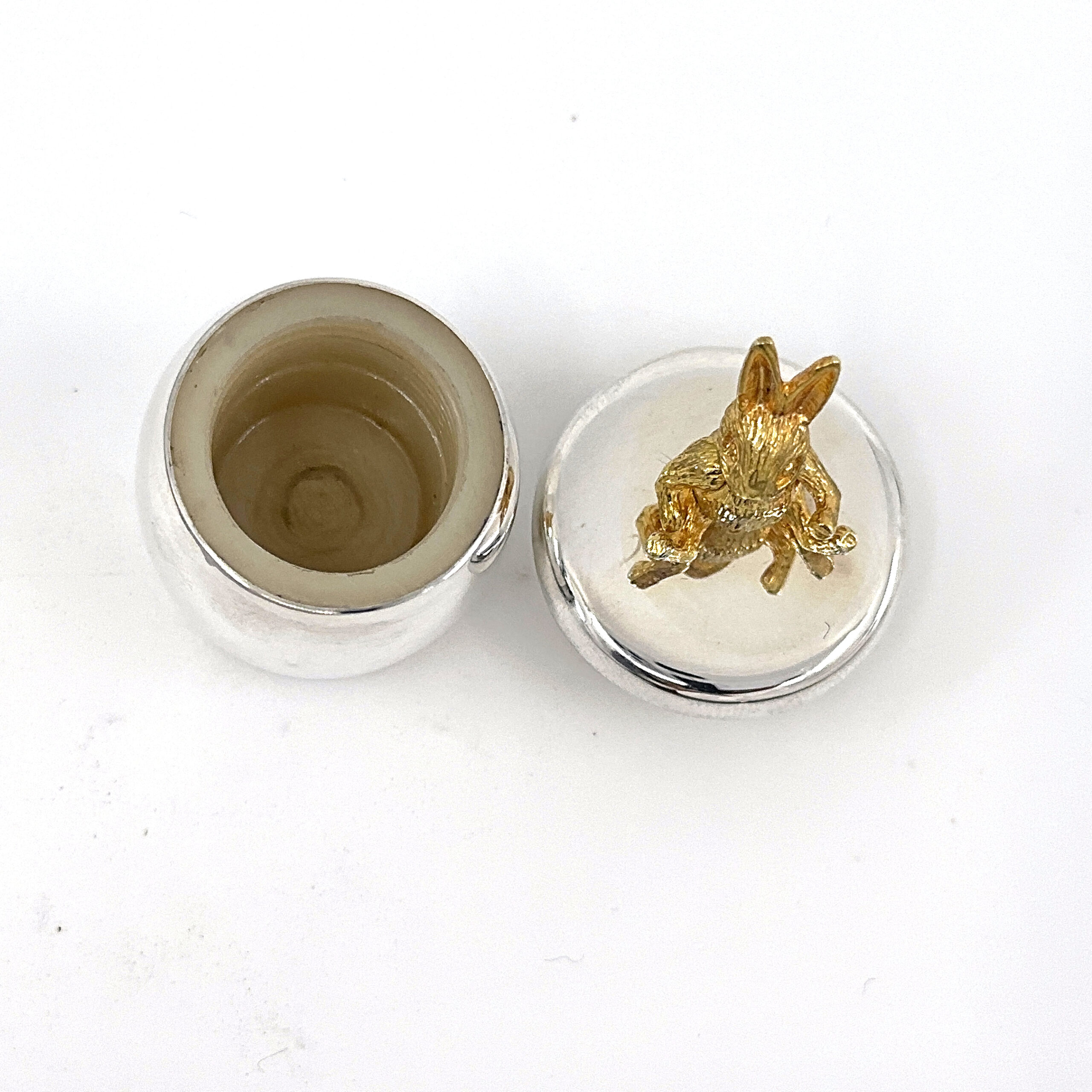 GT1086 (7) Rabbit Tooth Fairy Box Victorian Style With Moving Gold Plated Rabbit Finished In 925 English Hallmarked Sterling Silver