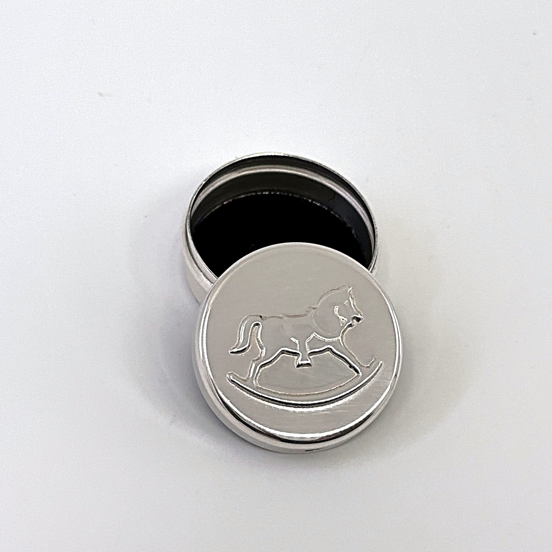 PB612 (6) Rocking Horse Motif Pill Box, Finished In 925 English Hallmarked Sterling Silver