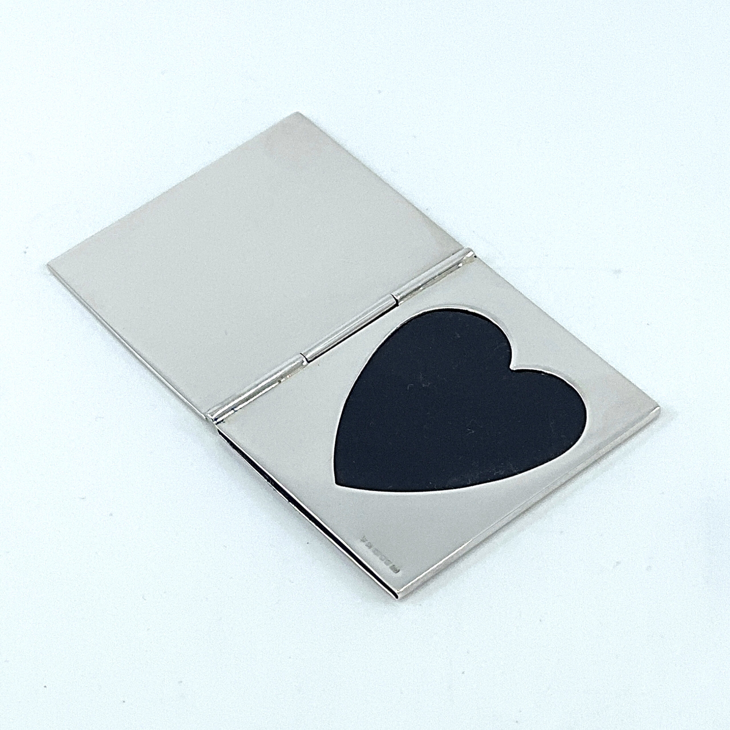 GT354 (1) Single Heart Folding Travel Photo Frame Finished In 925 English Hallmarked Sterling Silver
