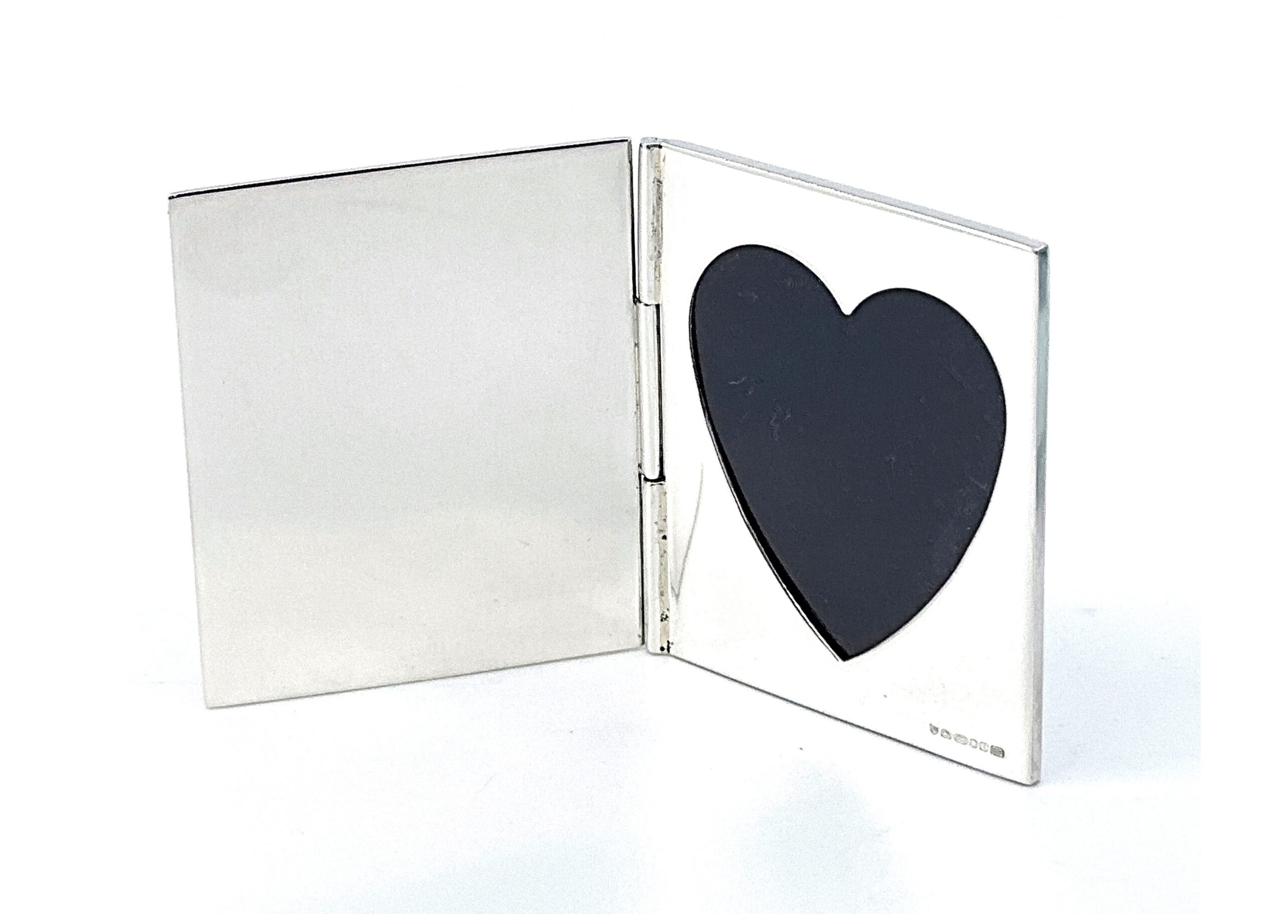 GT354 (7) Single Heart Folding Travel Photo Frame Finished In 925 English Hallmarked Sterling Silver