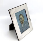 Photo Frame With Engraved Herringbone Pattern And Mahogany Wooden Back Finished In 925 English Hallmarked Sterling Silver 4 Photo Frame With Engraved Herringbone Pattern And Mahogany Wooden Back Finished In 925 English Hallmarked Sterling Silver
