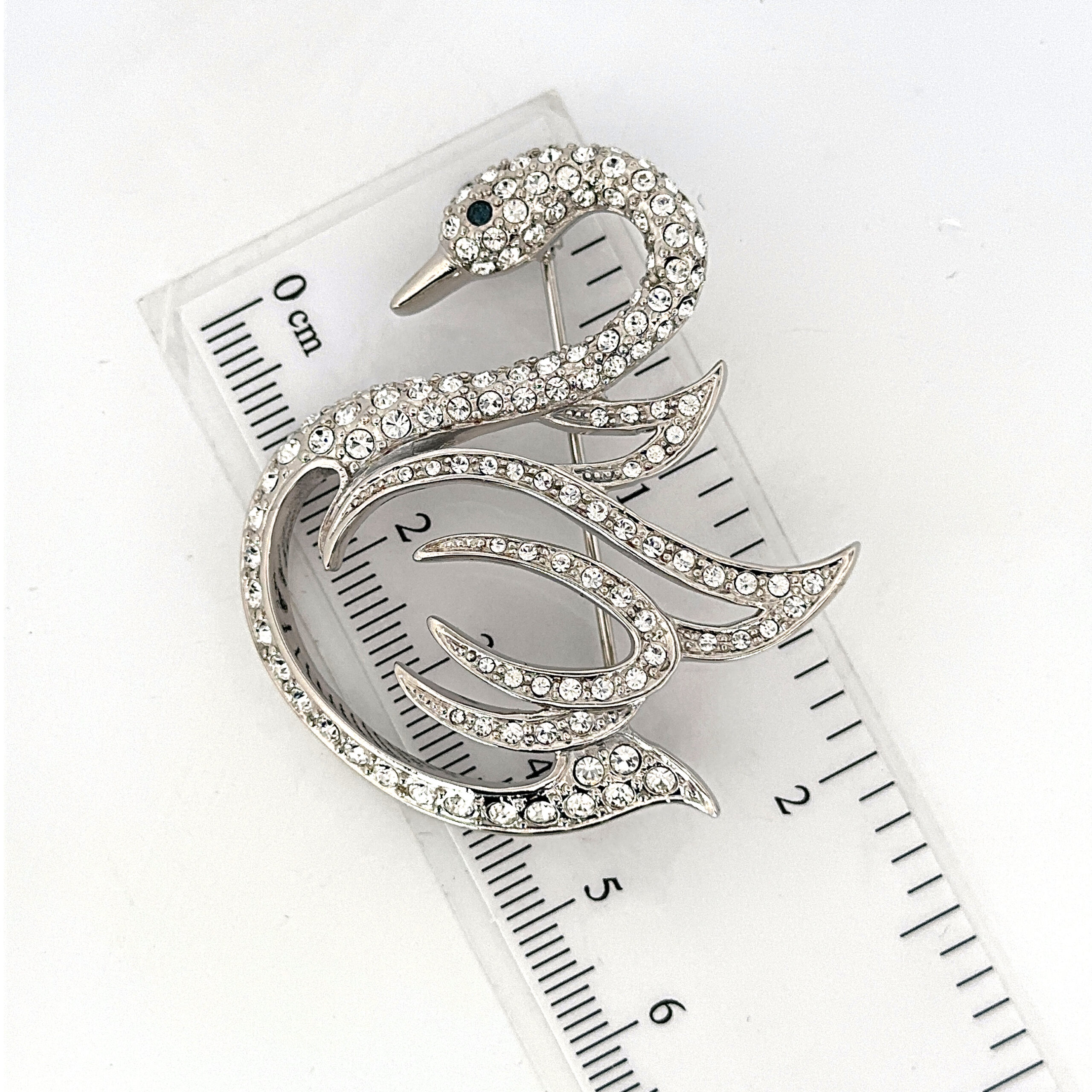 JB7 (10) Swan Pin Brooch With Sparkling Czech Crystals | Rhodium Plated