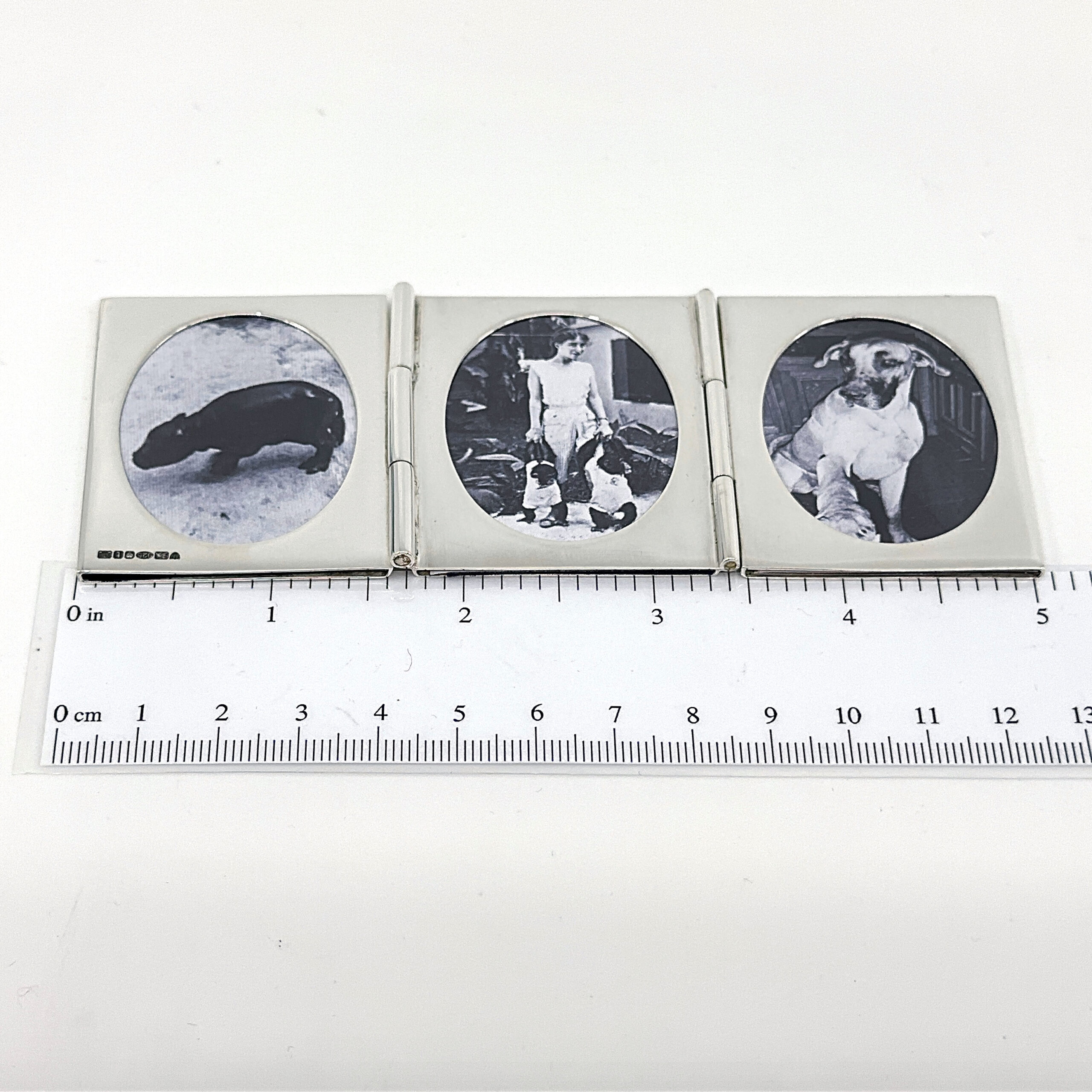 GT142 (3) Triple Oval Folding Travel Photo Frame Finished In 925 English Hallmarked Sterling Silver