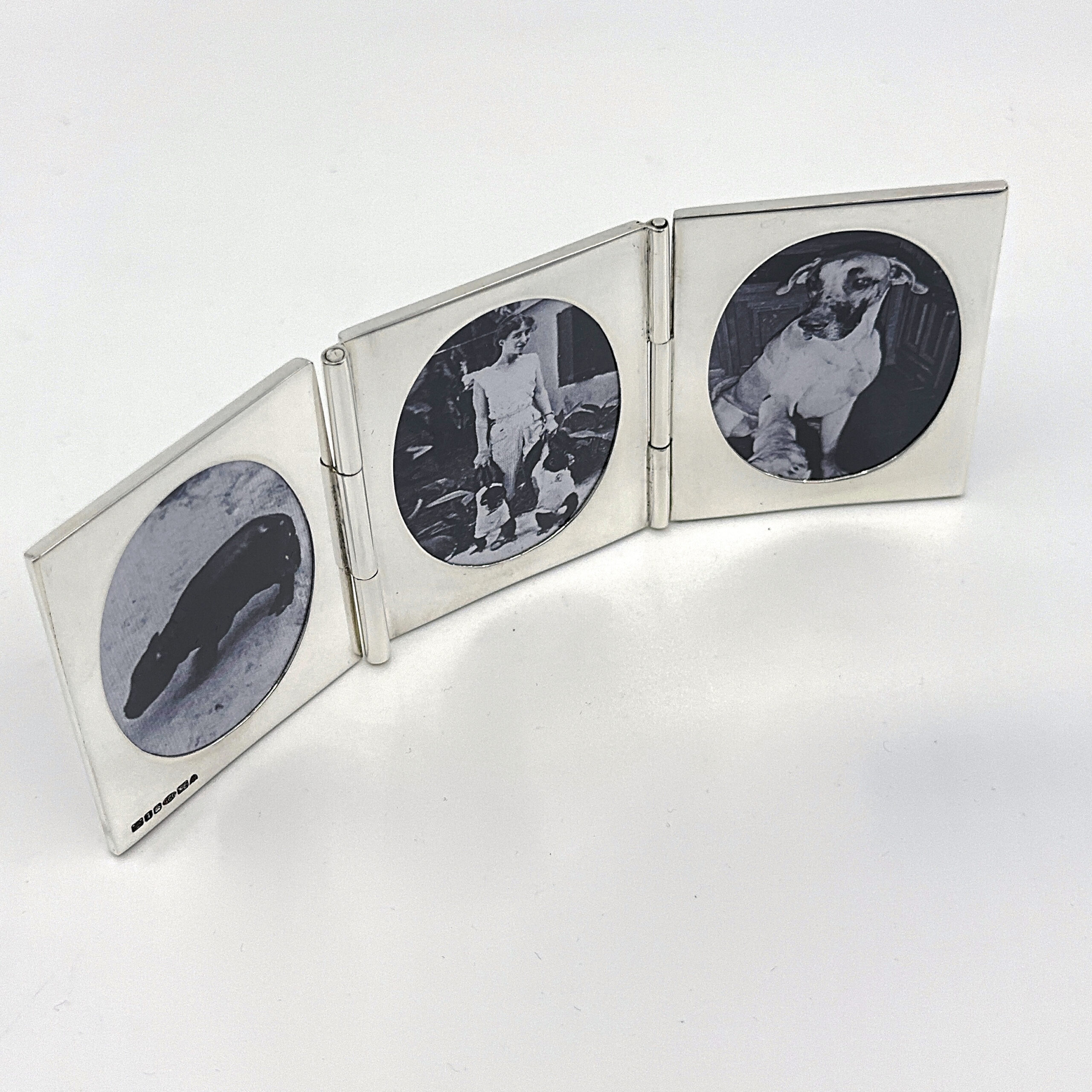 GT142 (1) Triple Oval Folding Travel Photo Frame Finished In 925 English Hallmarked Sterling Silver