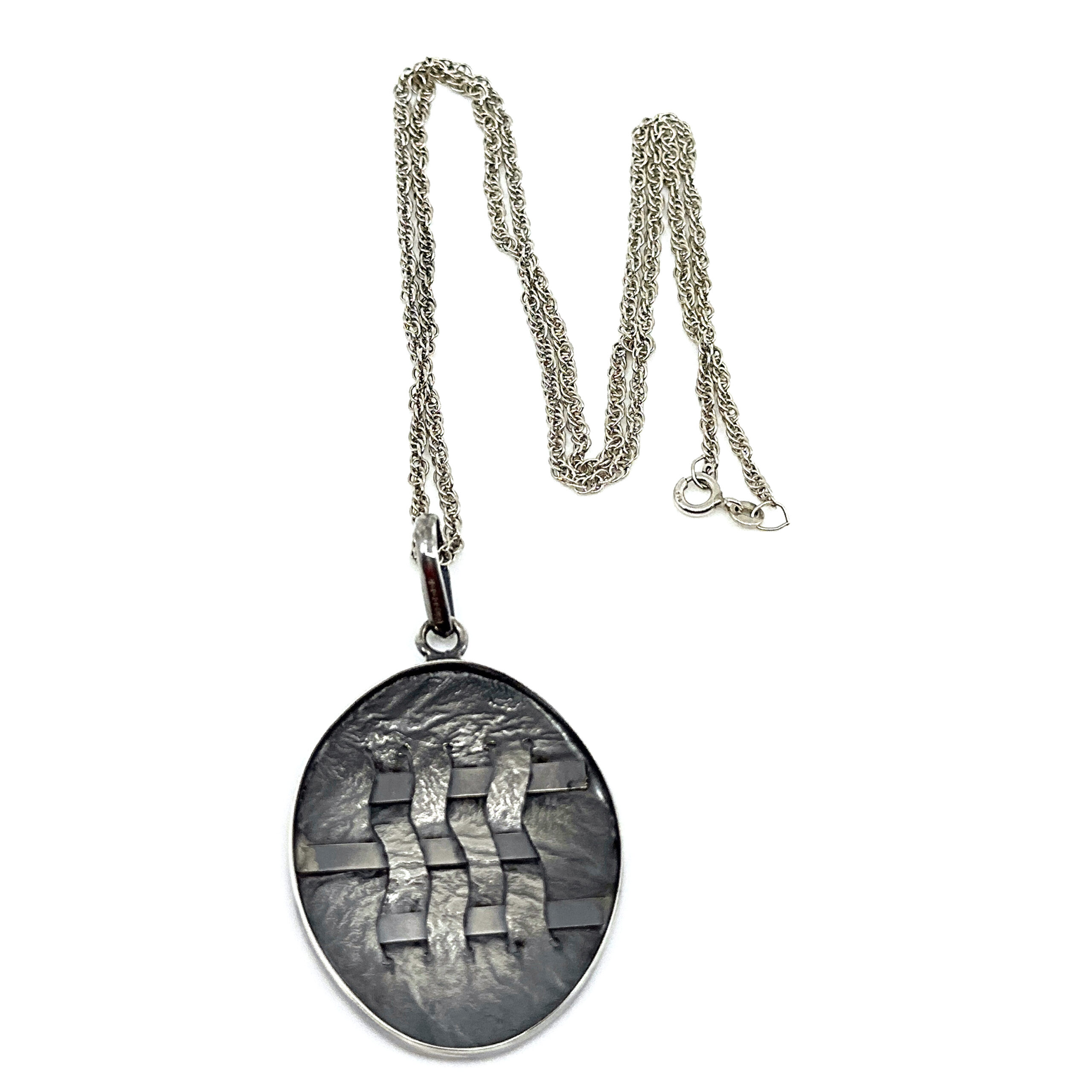 PT493 (4) Woven Hatch Design Oval Pendant On Rope Chain, Finished In 925 English Hallmarked Sterling Silver