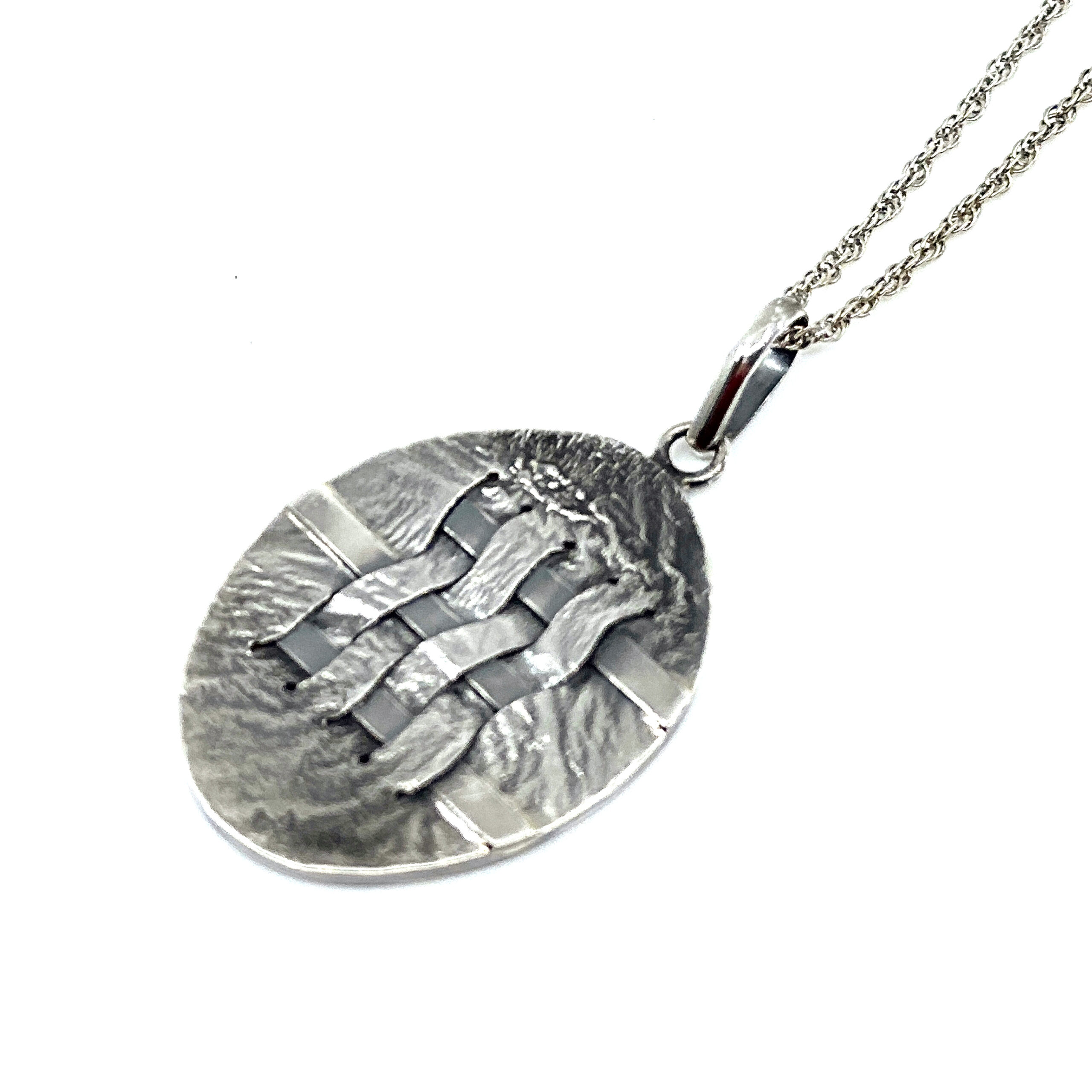 PT493 (7) Woven Hatch Design Oval Pendant On Rope Chain, Finished In 925 English Hallmarked Sterling Silver