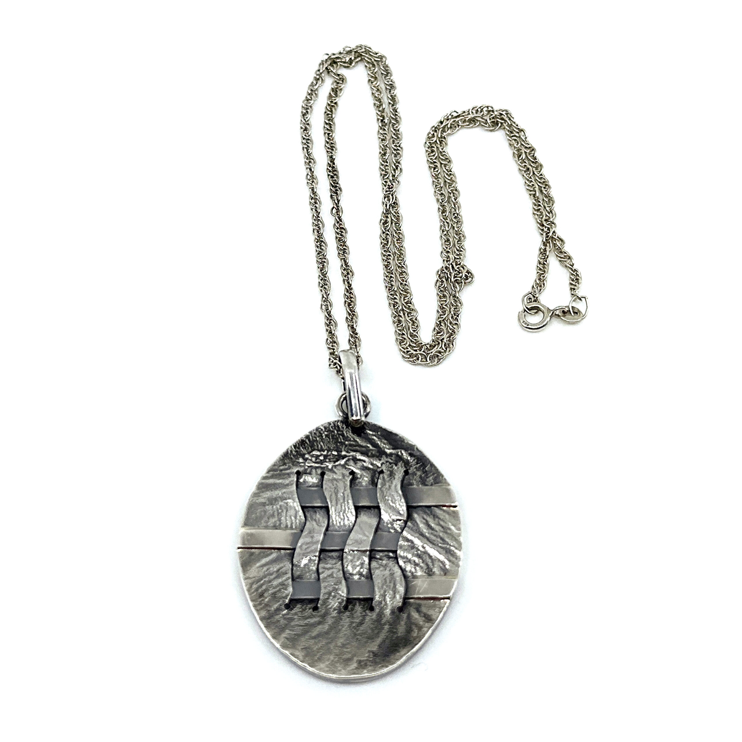PT493 (6) Woven Hatch Design Oval Pendant On Rope Chain, Finished In 925 English Hallmarked Sterling Silver