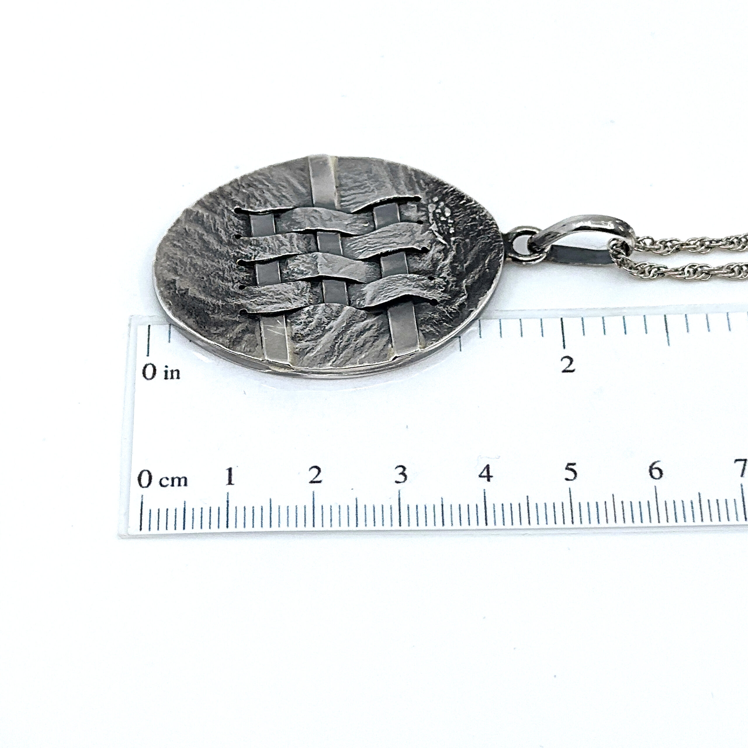 PT493 (9) Woven Hatch Design Oval Pendant On Rope Chain, Finished In 925 English Hallmarked Sterling Silver