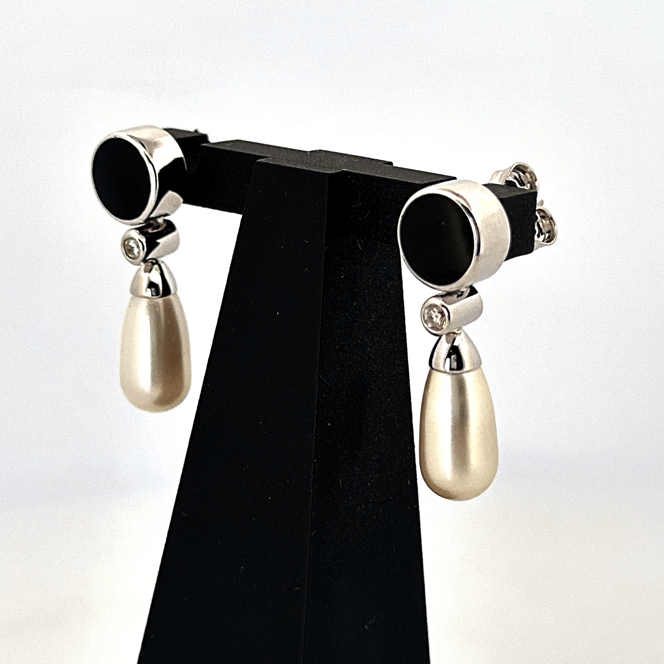 EA621 (7) Elegant Drop Earrings With Enamel, Crystal And Pearl | 925 Sterling Silver