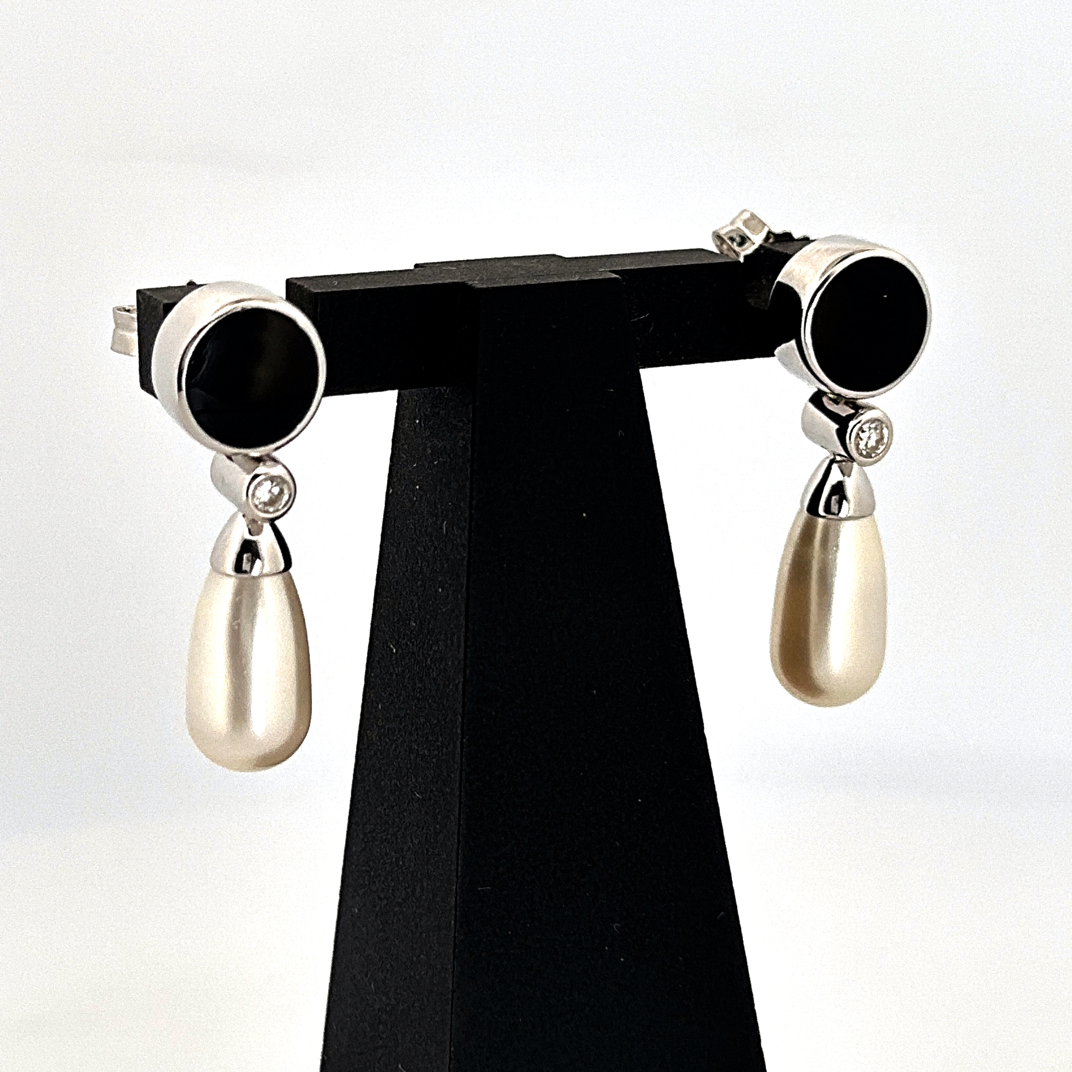 EA621 (4) Elegant Drop Earrings With Enamel, Crystal And Pearl | 925 Sterling Silver