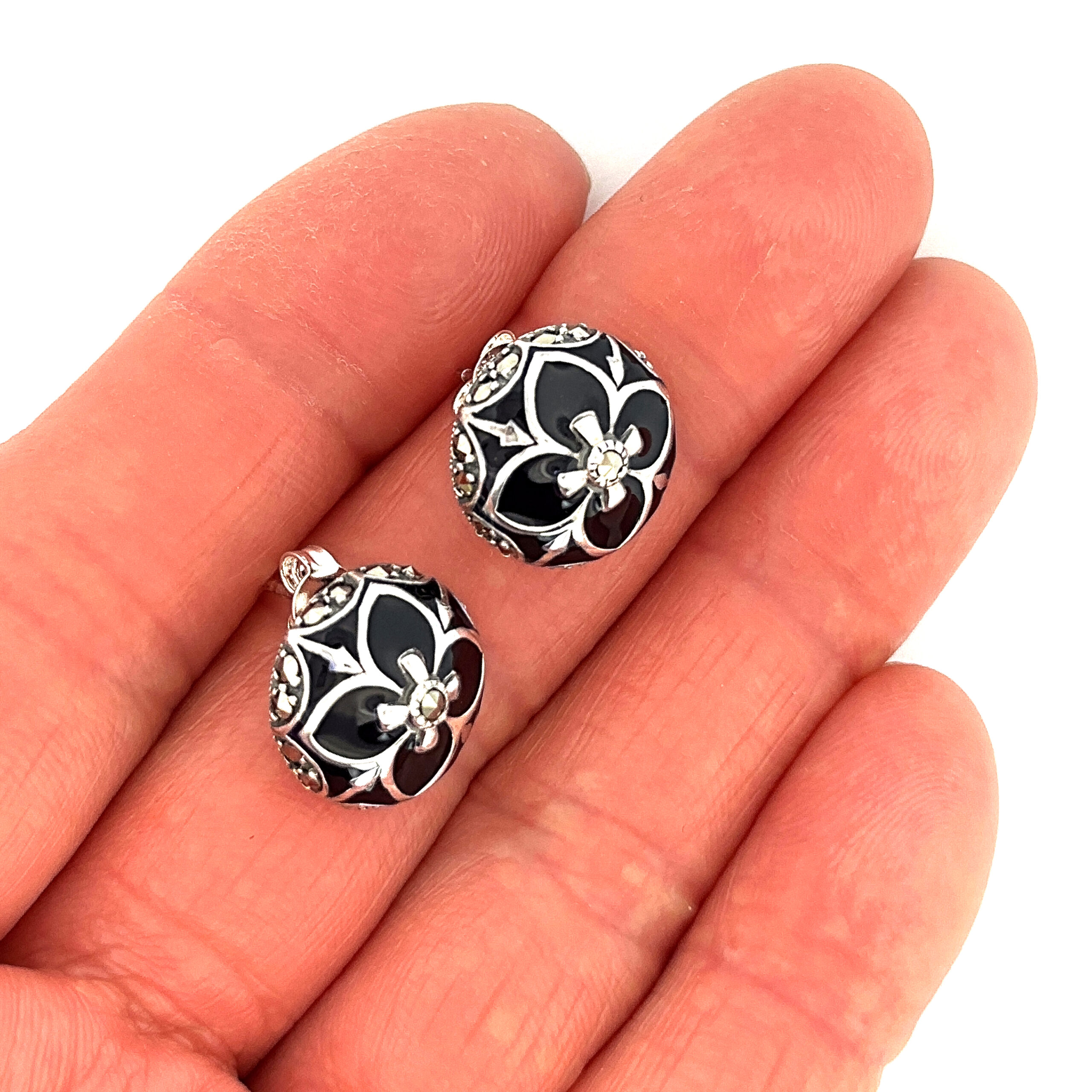 EA515 (2) Elizabethan Style Stud Earrings With Blue Enamel And Marcasite Detail Finished In 925 English Hallmarked Sterling Silver