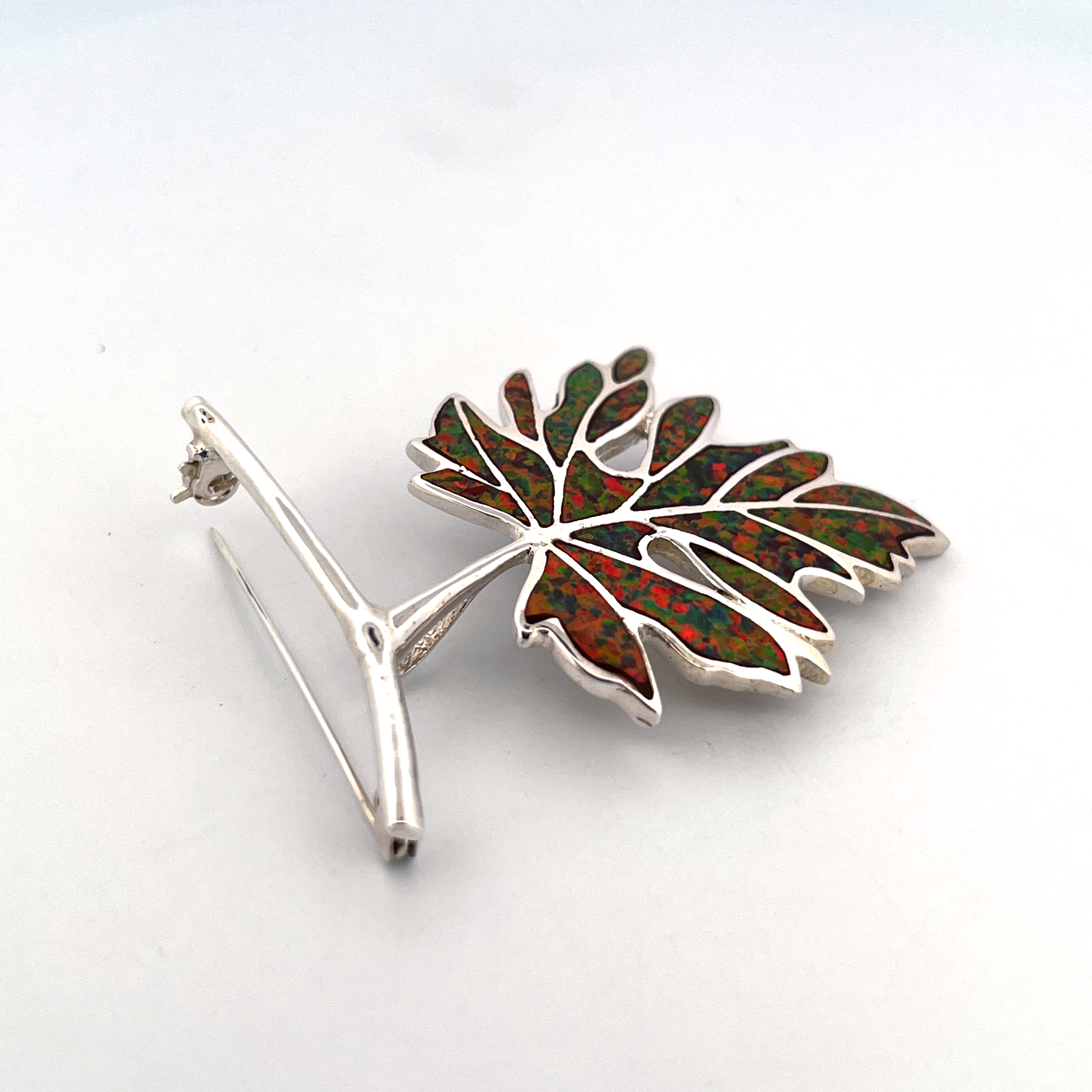 B517 (5) Leaf Brooch With Brown Crushed Opal Resin, finished in 925 English Hallmarked Sterling Silver